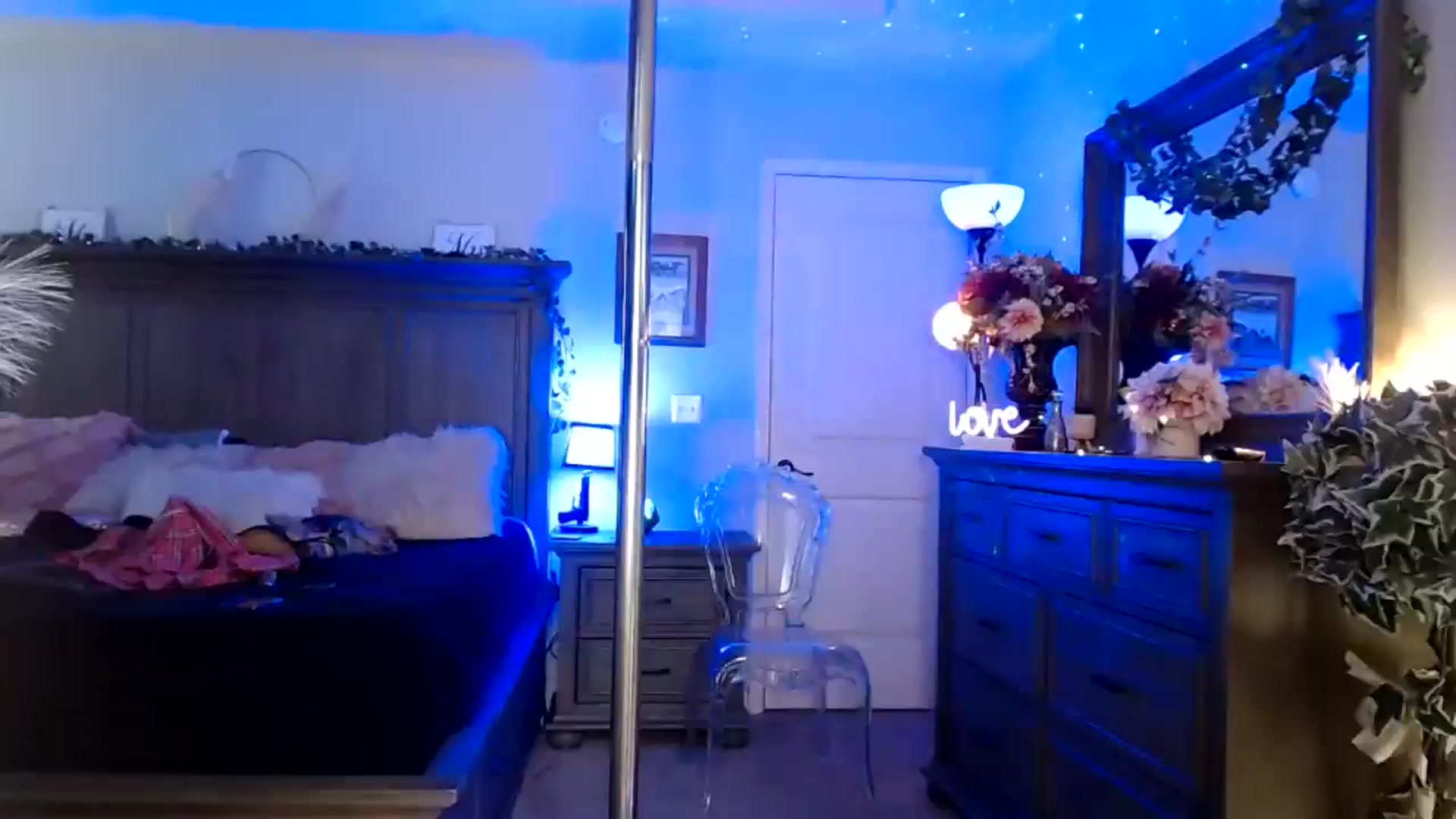 Gallery image thumbnail from MsMarilyn's myfreecams stream on, 09/18/2024, 18:48 image 5 of 20