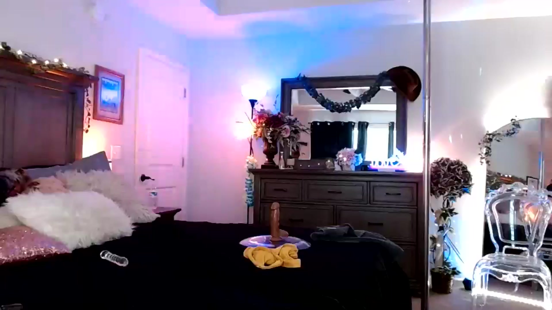 Gallery image thumbnail from MsMarilyn's myfreecams stream on, 09/25/2024, 16:34 image 10 of 20