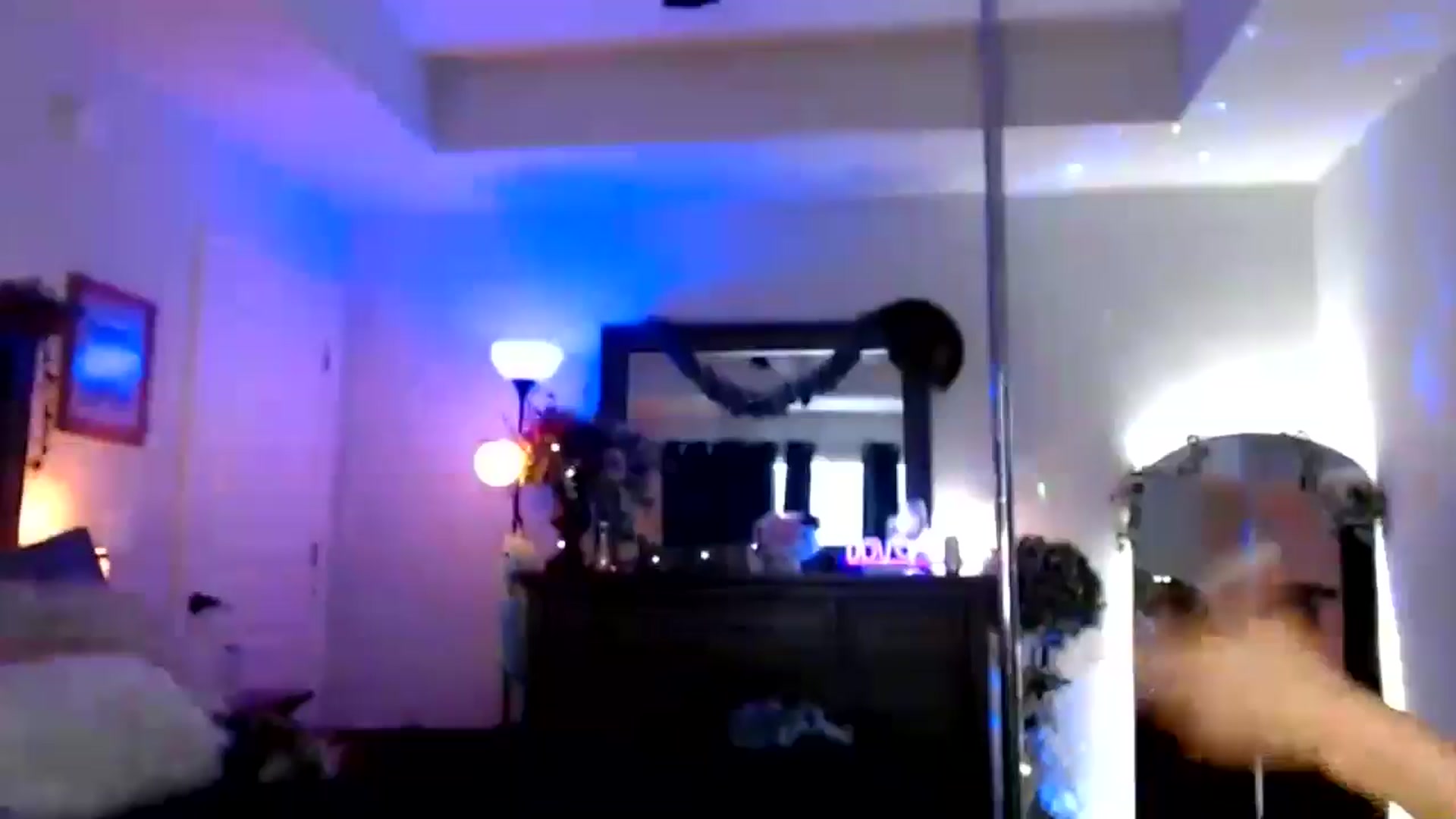 Gallery image thumbnail from MsMarilyn's myfreecams stream on, 09/25/2024, 18:20 image 13 of 20