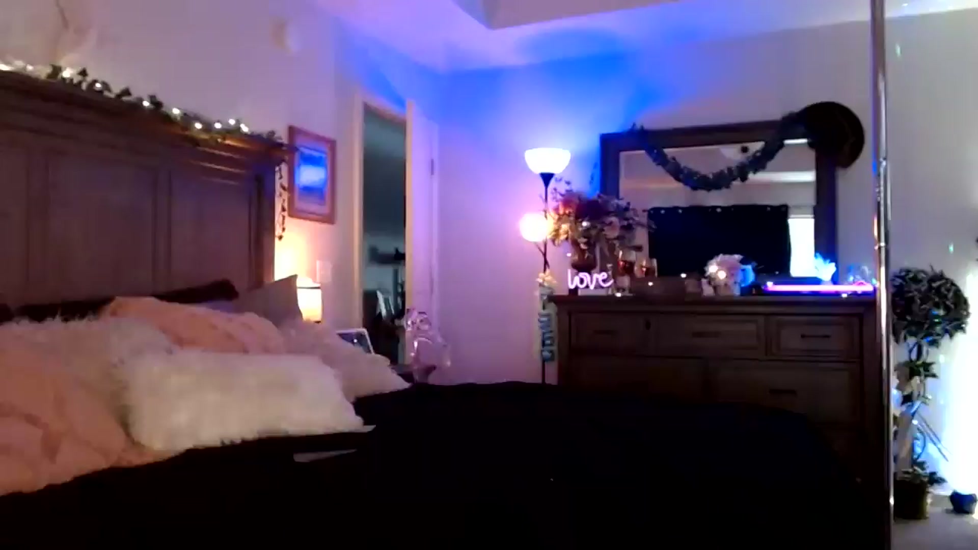 Gallery image thumbnail from MsMarilyn's myfreecams stream on, 09/26/2024, 17:51 image 4 of 20