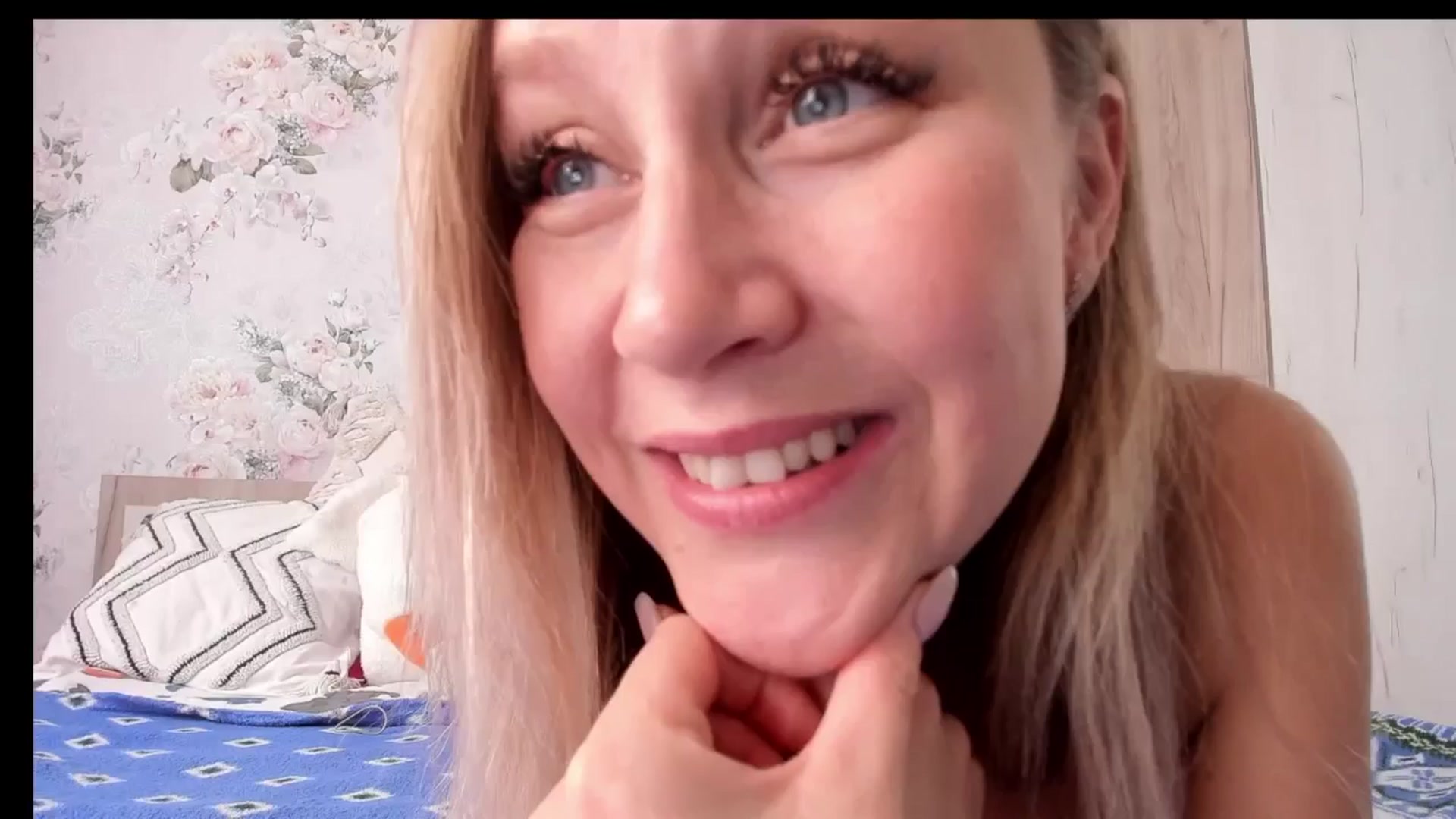Gallery image thumbnail from MsMarvell's myfreecams stream on, 10/06/2025, 05:30 image 18 of 20