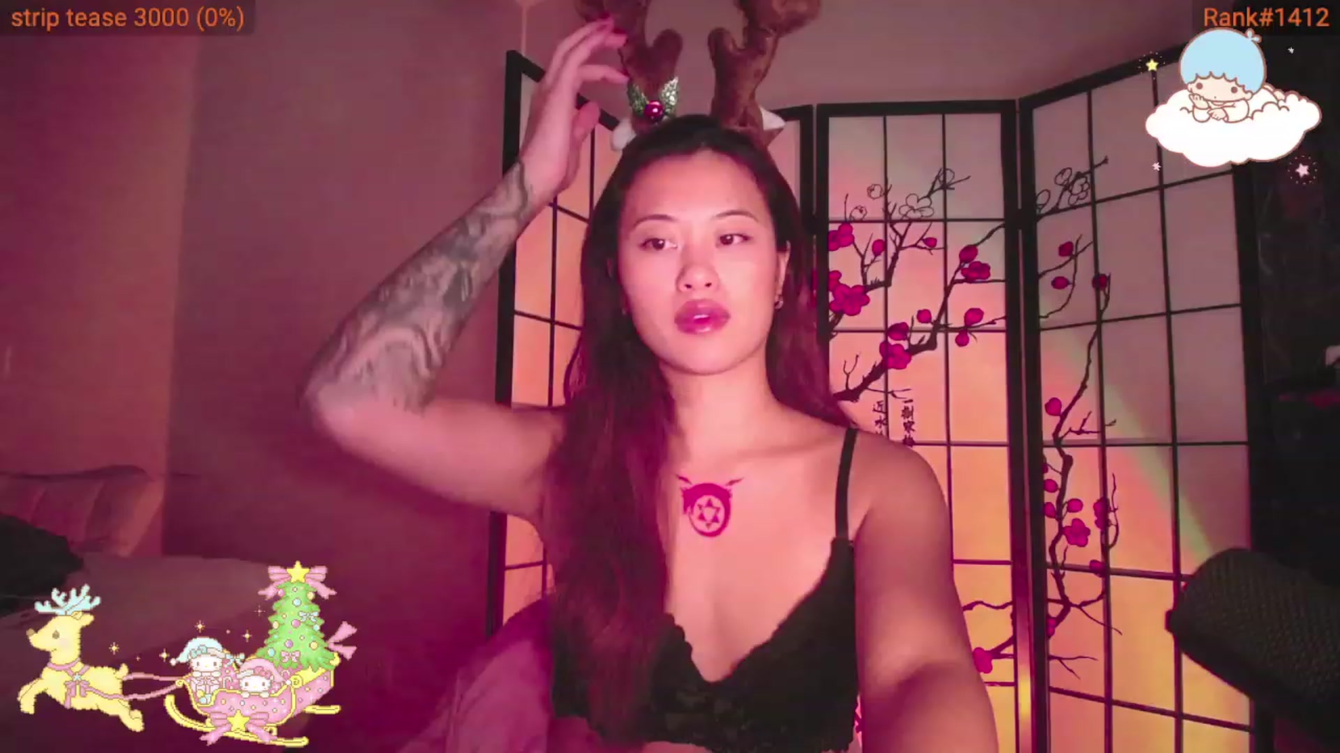 Gallery image thumbnail from MsMoncler's myfreecams stream on, 12/25/2023, 05:01 image 1 of 20