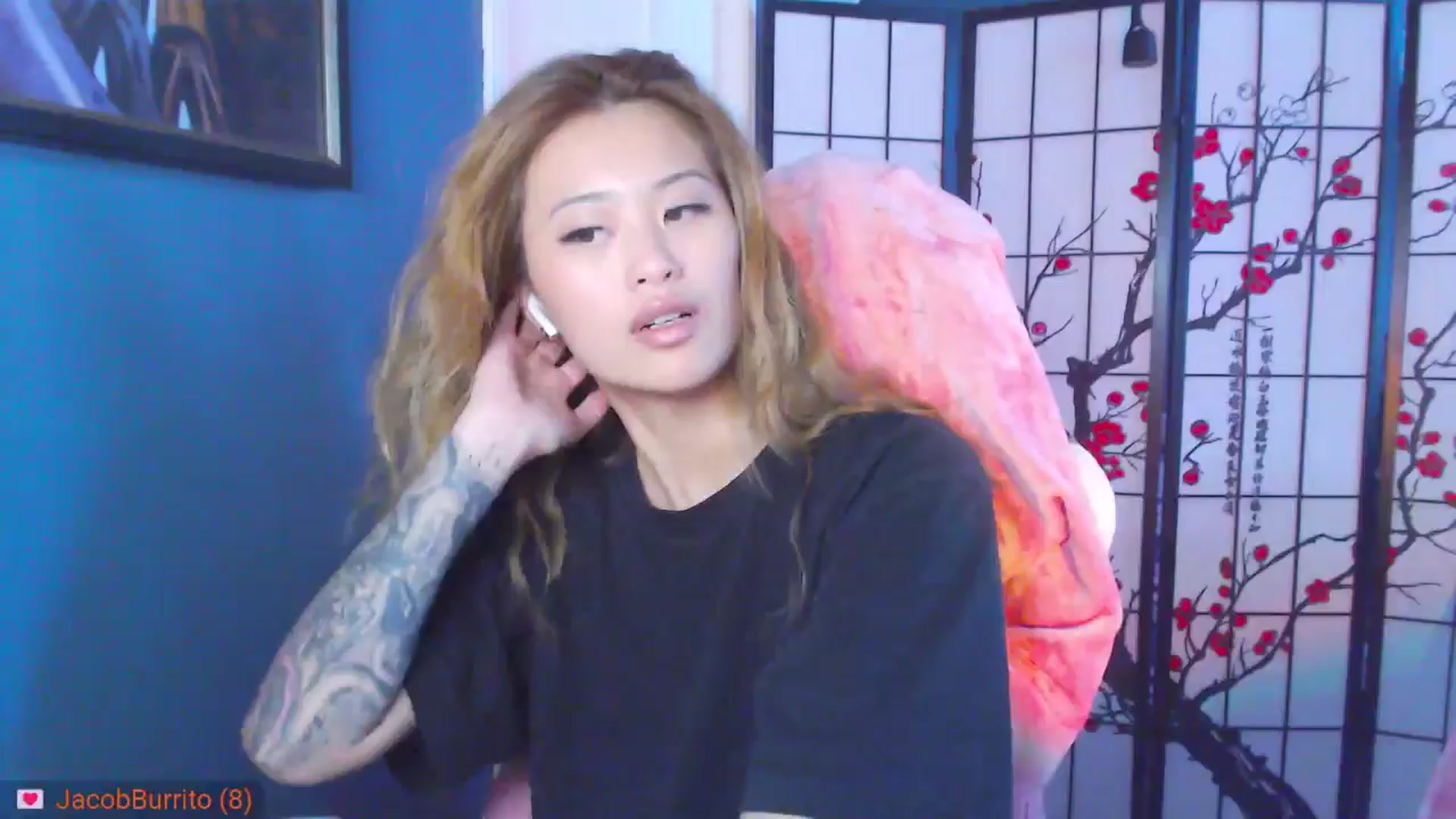 Gallery image thumbnail from MsMoncler's myfreecams stream on, 10/24/2024, 14:41 image 12 of 20