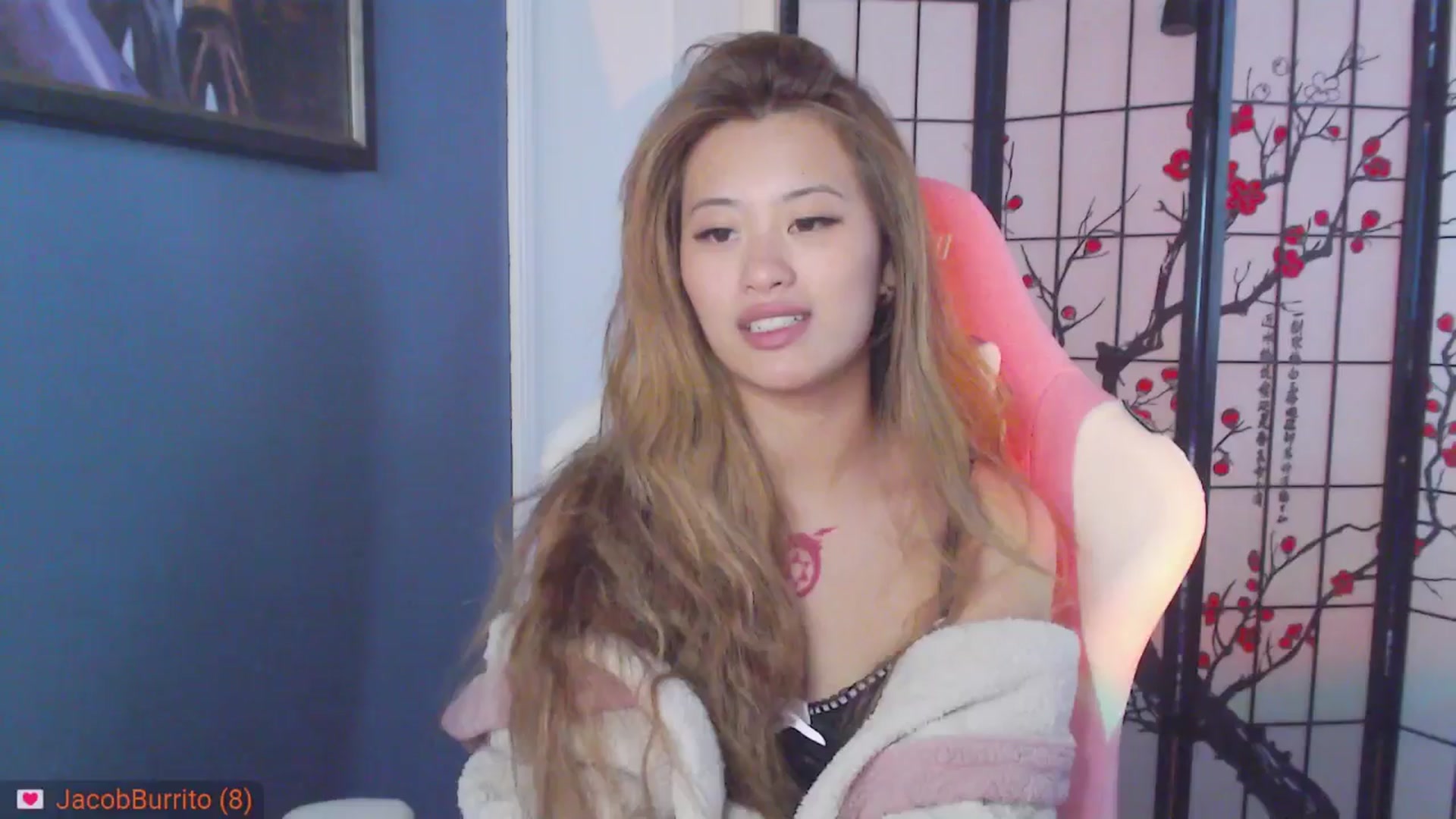 Gallery image thumbnail from MsMoncler's myfreecams stream on, 10/25/2024, 15:19 image 4 of 20