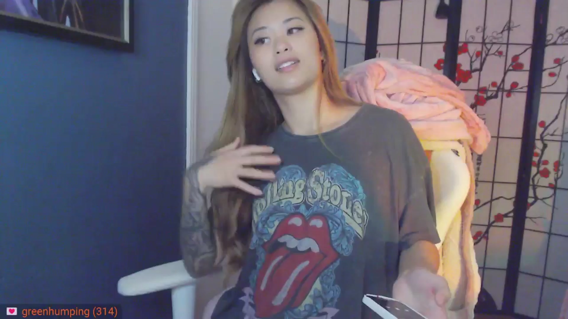 Gallery image thumbnail from MsMoncler's myfreecams stream on, 10/29/2024, 14:32 image 4 of 20