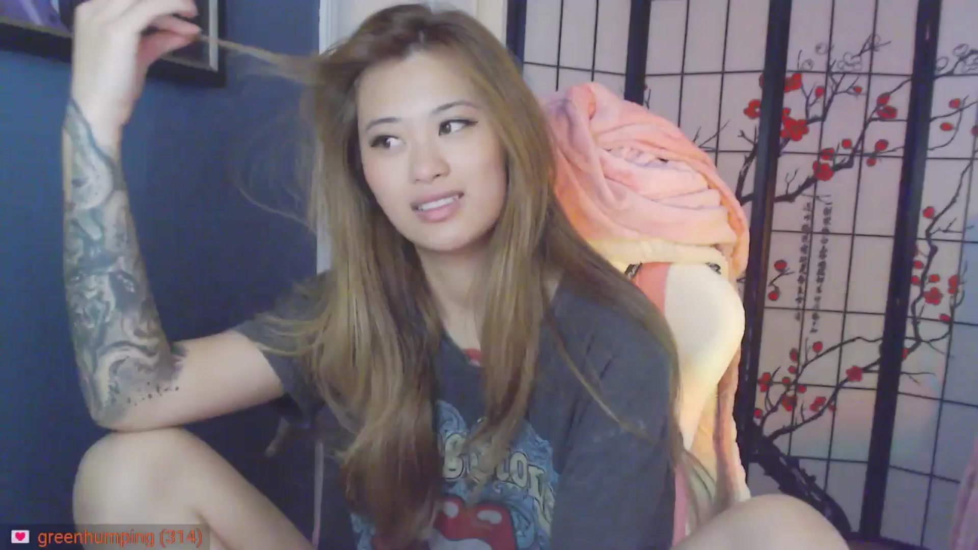 Gallery image thumbnail from MsMoncler's myfreecams stream on, 10/29/2024, 14:32 image 15 of 20