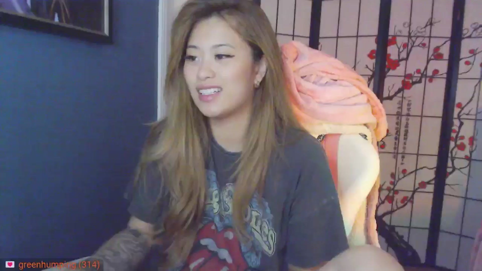 Gallery image thumbnail from MsMoncler's myfreecams stream on, 10/29/2024, 14:32 image 6 of 20