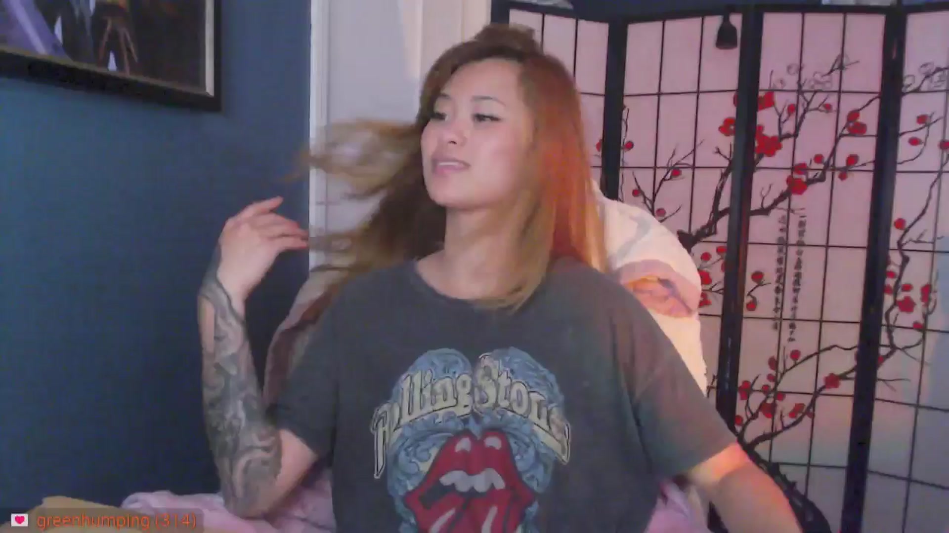 Gallery image thumbnail from MsMoncler's myfreecams stream on, 10/29/2024, 17:04 image 14 of 20