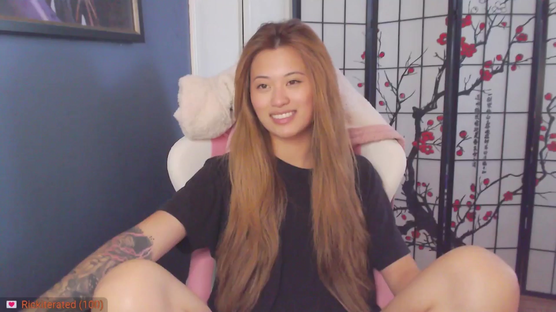 Gallery image thumbnail from MsMoncler's myfreecams stream on, 11/06/2024, 19:36 image 14 of 20