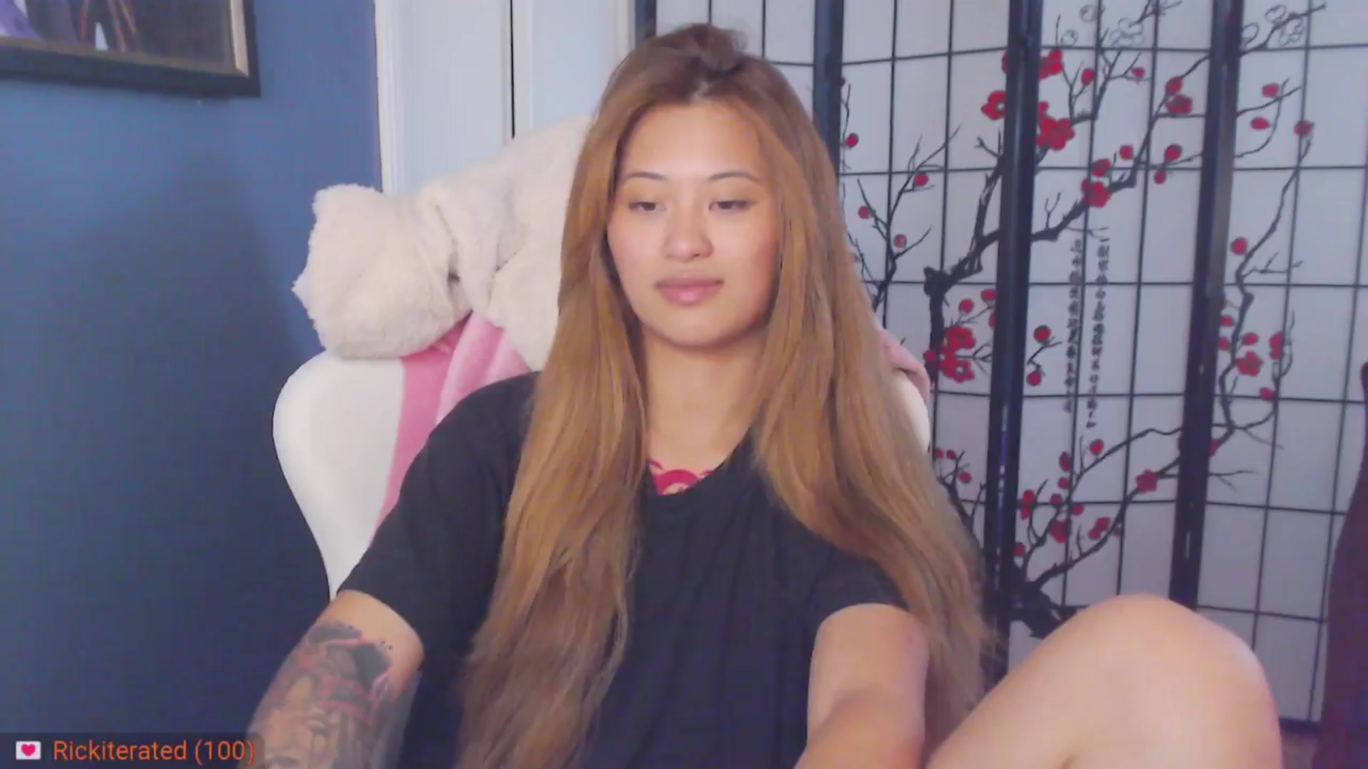 Gallery image thumbnail from MsMoncler's myfreecams stream on, 11/06/2024, 19:36 image 16 of 20