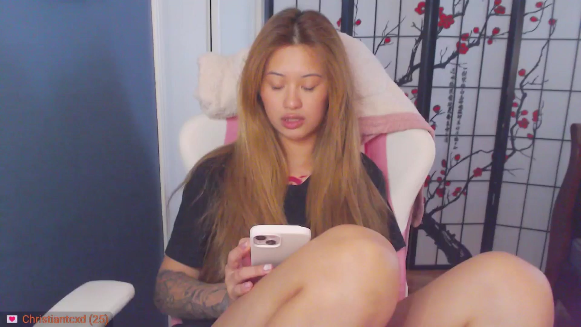 Gallery image thumbnail from MsMoncler's myfreecams stream on, 11/06/2024, 19:36 image 5 of 20
