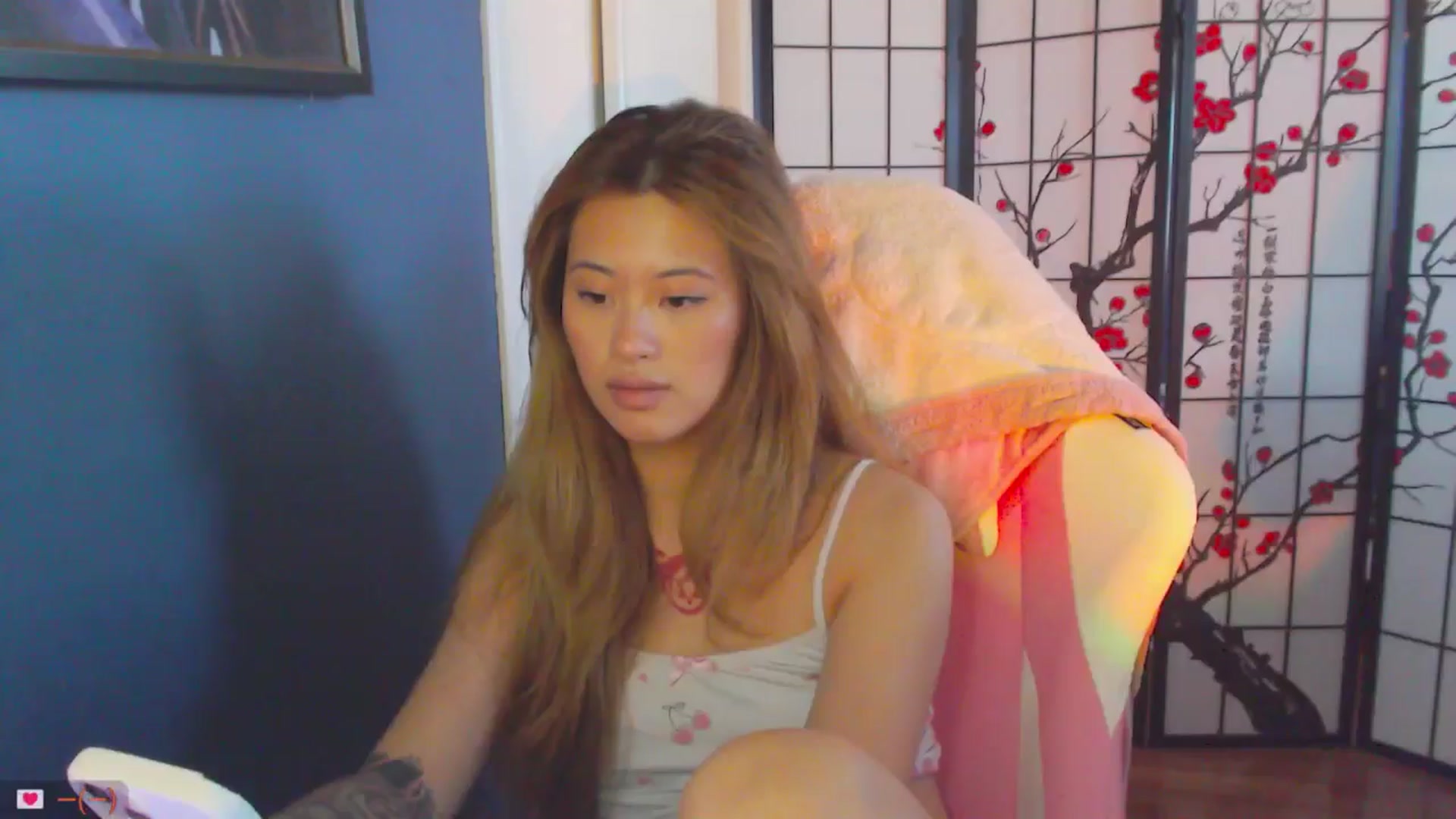 Gallery image thumbnail from MsMoncler's myfreecams stream on, 11/07/2024, 18:29 image 1 of 20