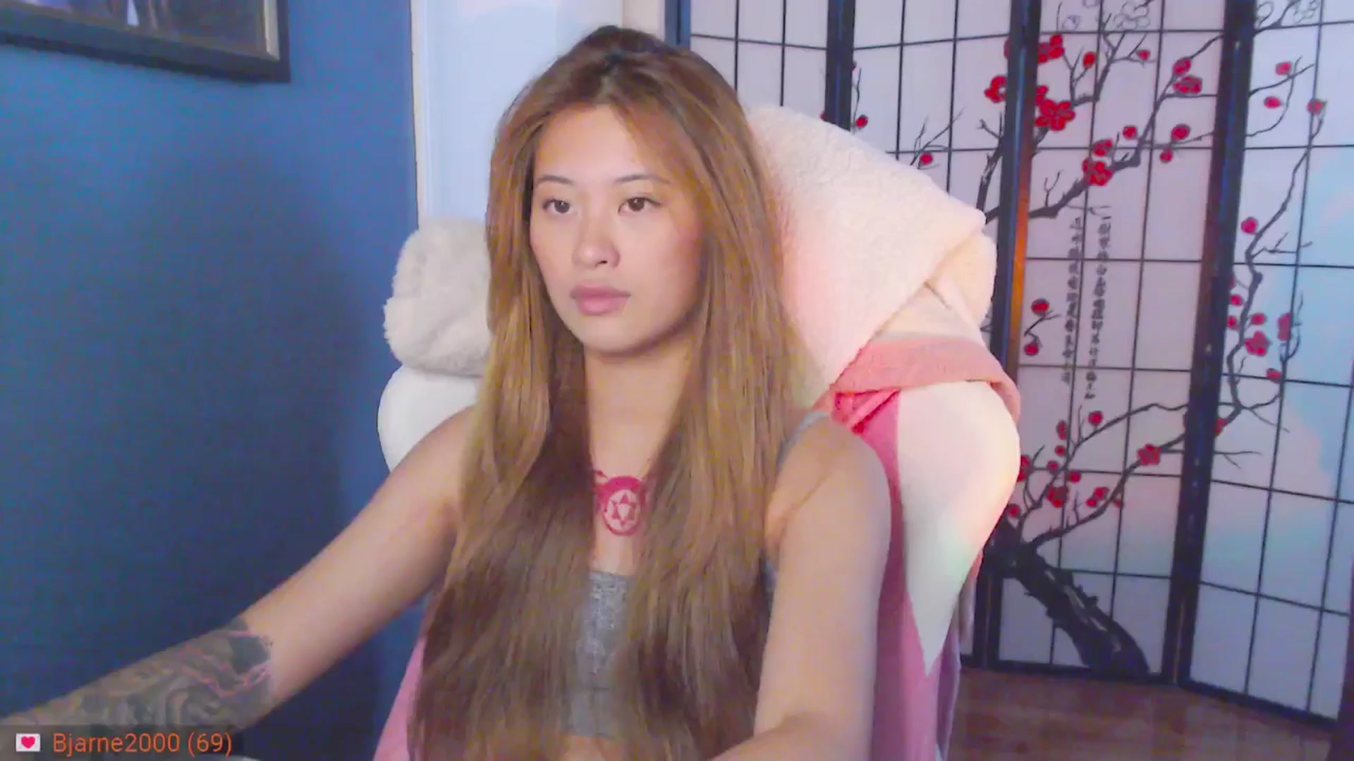 Gallery image thumbnail from MsMoncler's myfreecams stream on, 11/08/2024, 16:35 image 6 of 20