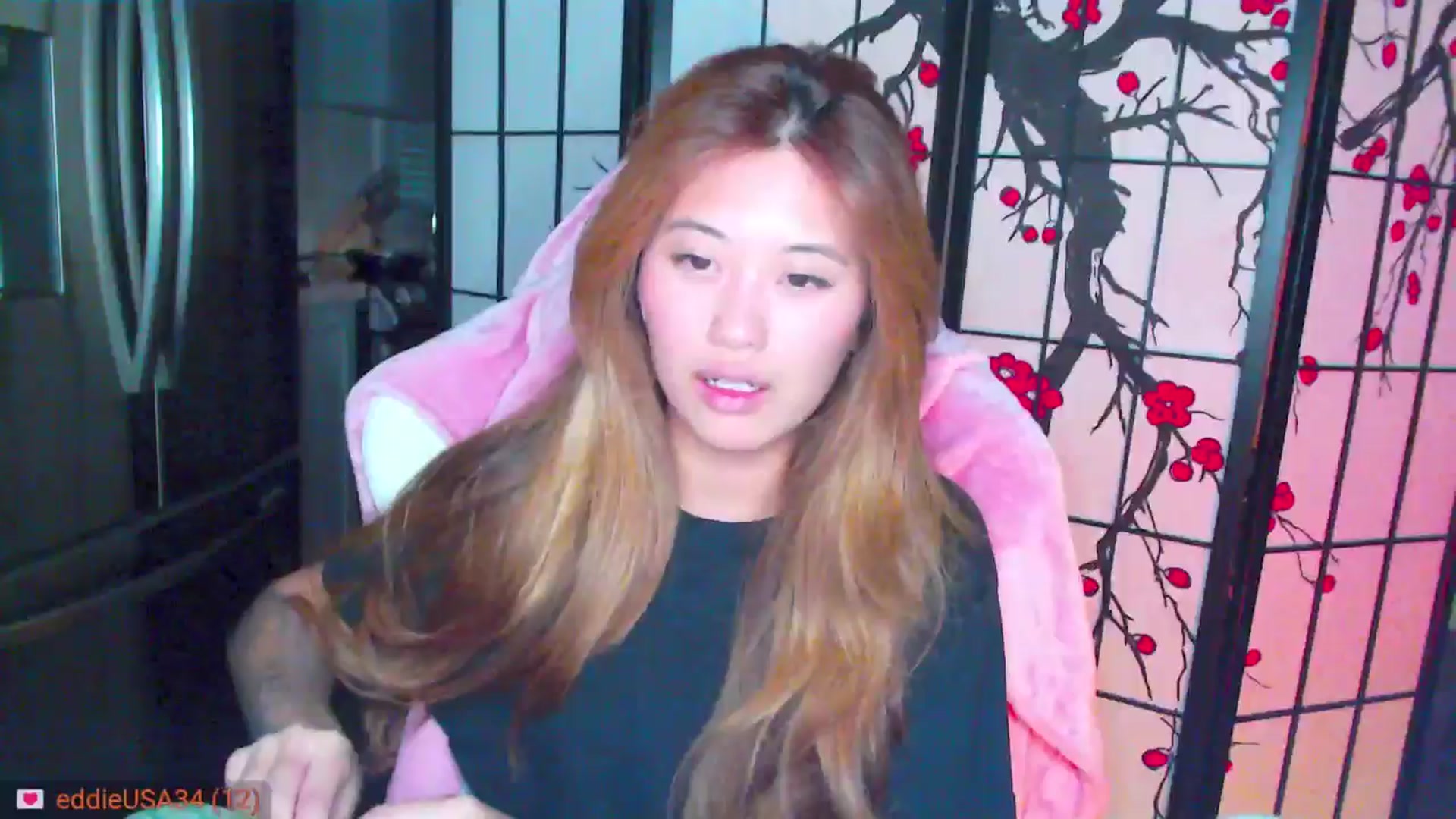 Gallery image thumbnail from MsMoncler's myfreecams stream on, 11/19/2024, 02:47 image 16 of 20