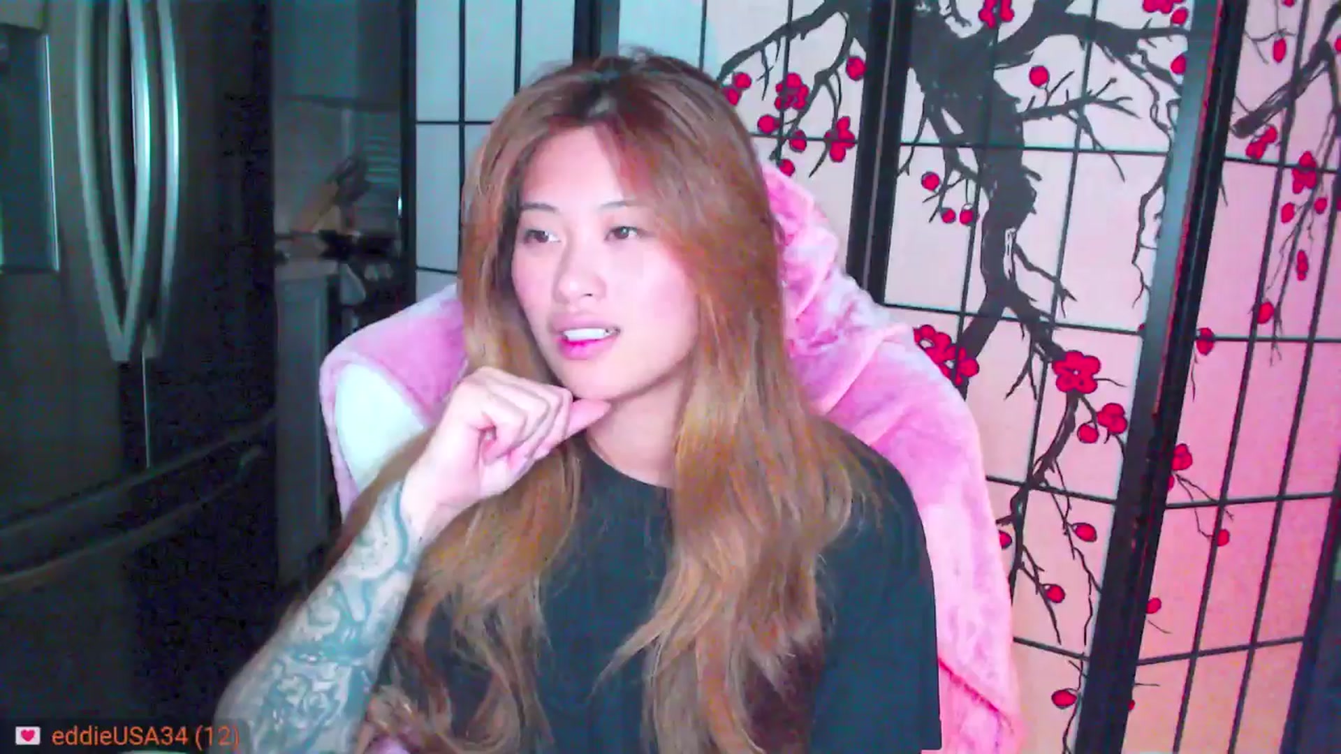 Gallery image thumbnail from MsMoncler's myfreecams stream on, 11/19/2024, 02:47 image 17 of 20