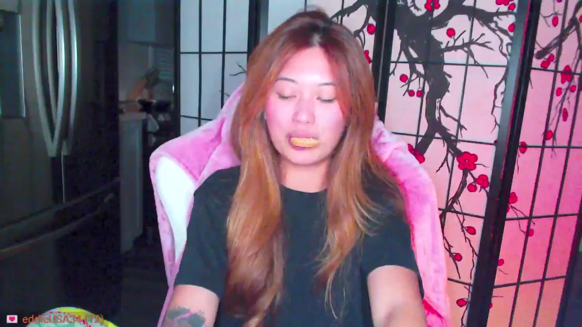 Gallery image thumbnail from MsMoncler's myfreecams stream on, 11/19/2024, 02:47 image 10 of 20