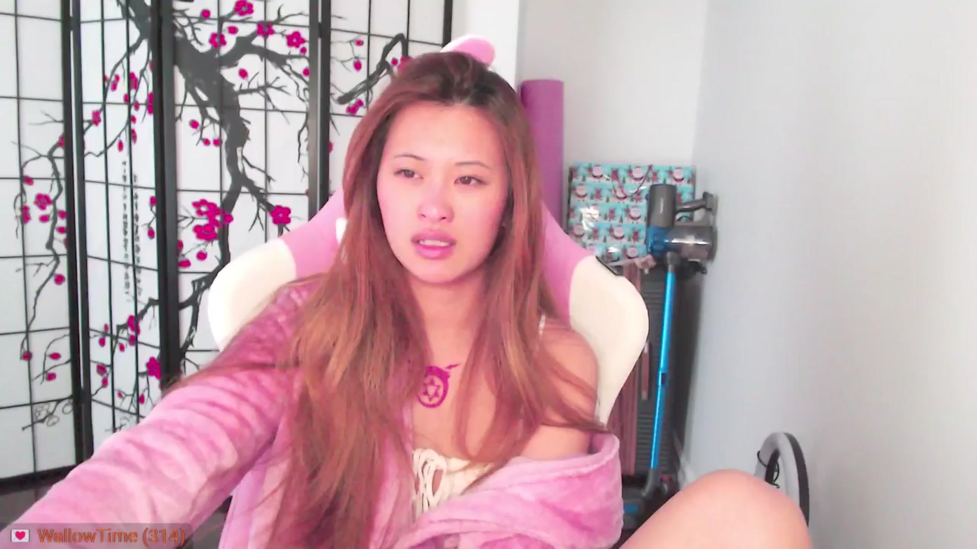 Gallery image thumbnail from MsMoncler's myfreecams stream on, 02/04/2025, 18:38 image 17 of 20
