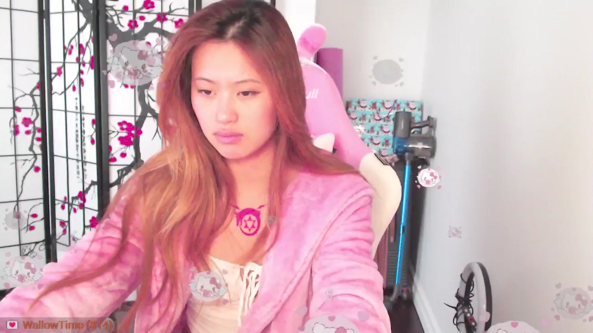 Gallery image thumbnail from MsMoncler's myfreecams stream on, 02/04/2025, 18:38 image 10 of 20