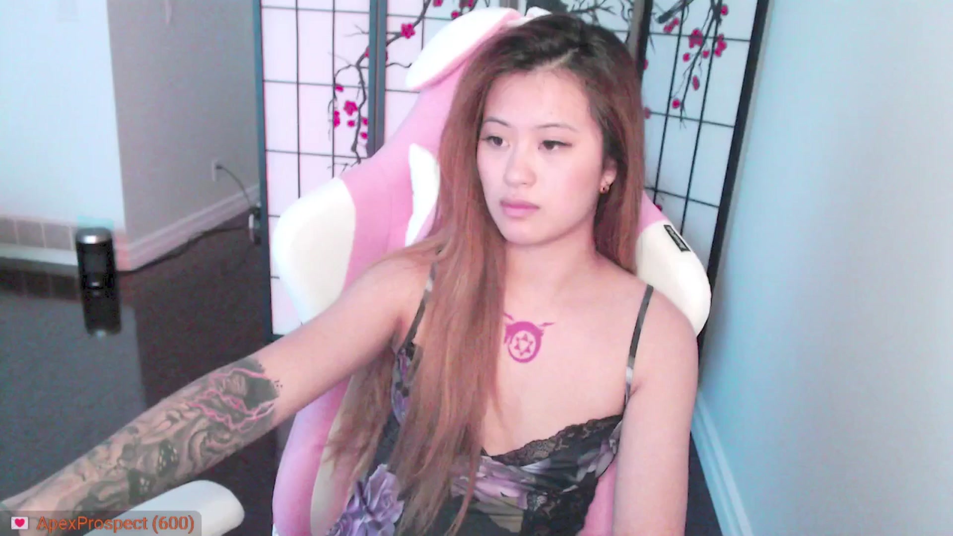Gallery image thumbnail from MsMoncler's myfreecams stream on, 03/07/2025, 19:01 image 14 of 20