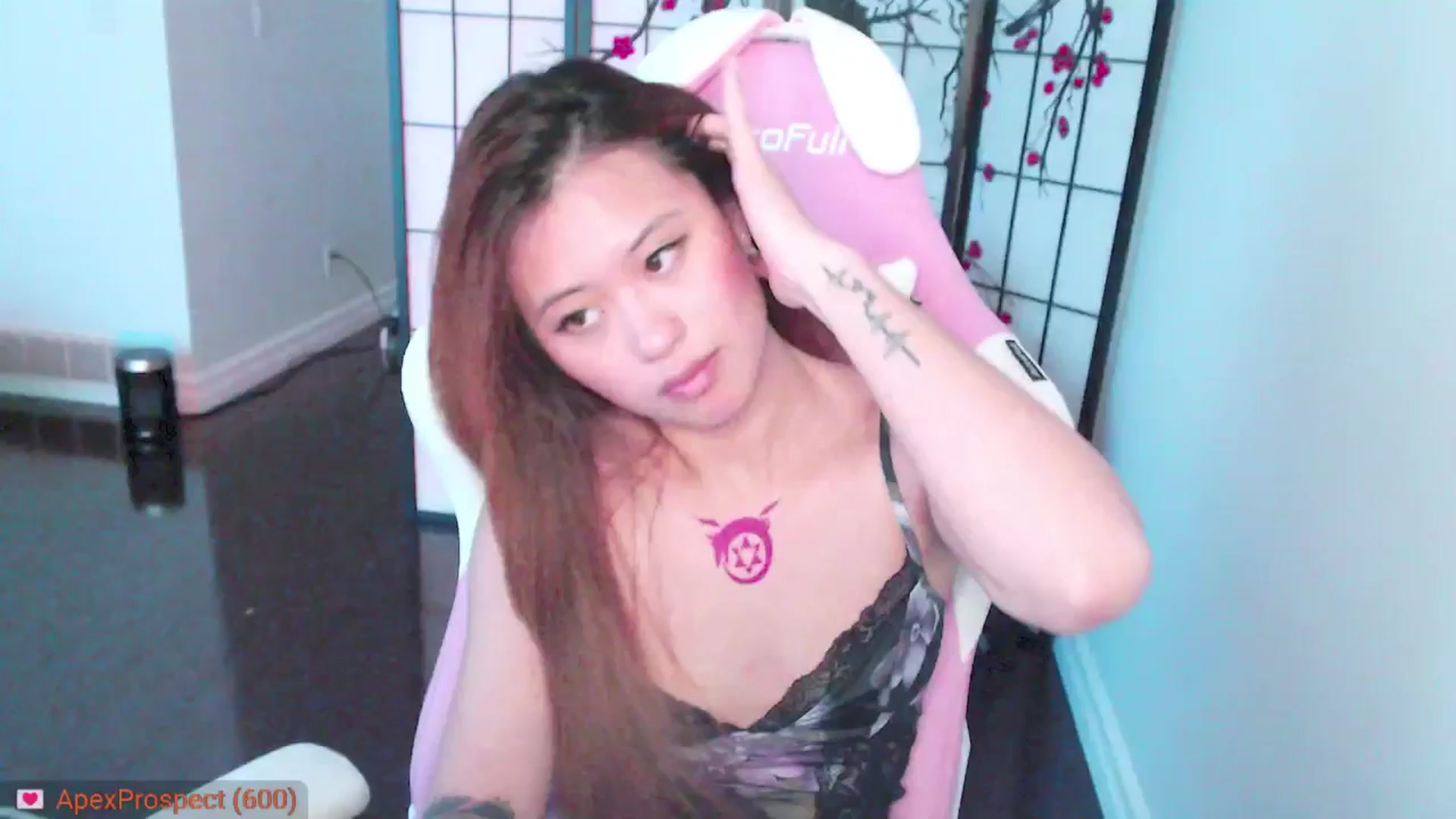 Gallery image thumbnail from MsMoncler's myfreecams stream on, 03/07/2025, 19:01 image 16 of 20