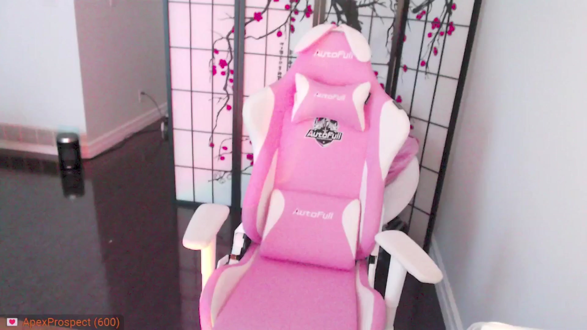 Gallery image thumbnail from MsMoncler's myfreecams stream on, 03/07/2025, 19:01 image 5 of 20
