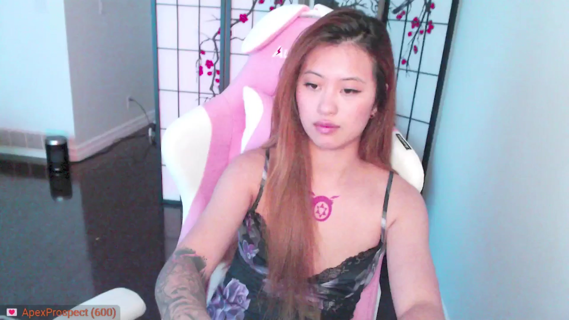 Gallery image thumbnail from MsMoncler's myfreecams stream on, 03/07/2025, 19:01 image 15 of 20