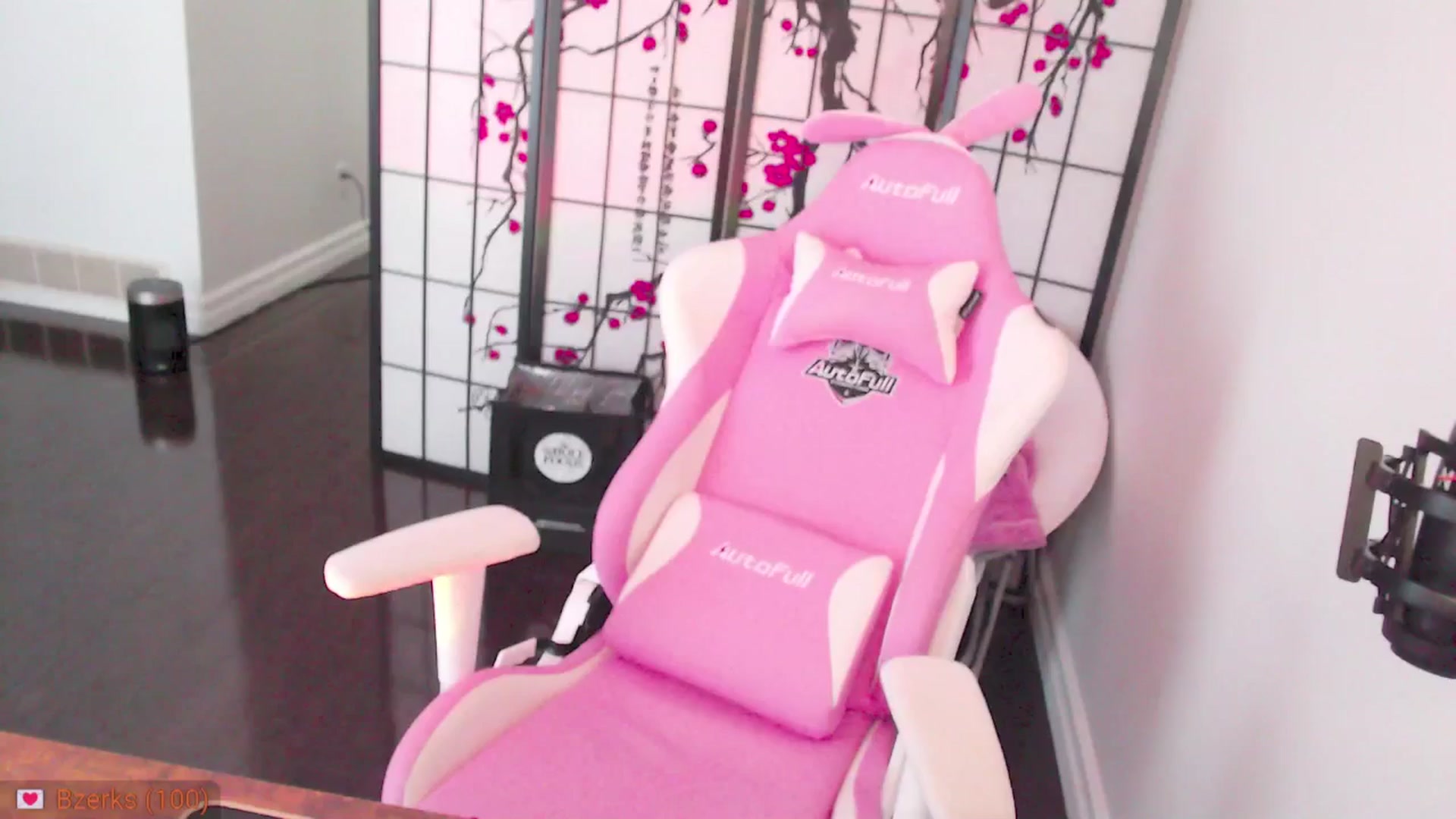Gallery image thumbnail from MsMoncler's myfreecams stream on, 03/13/2025, 18:12 image 2 of 20