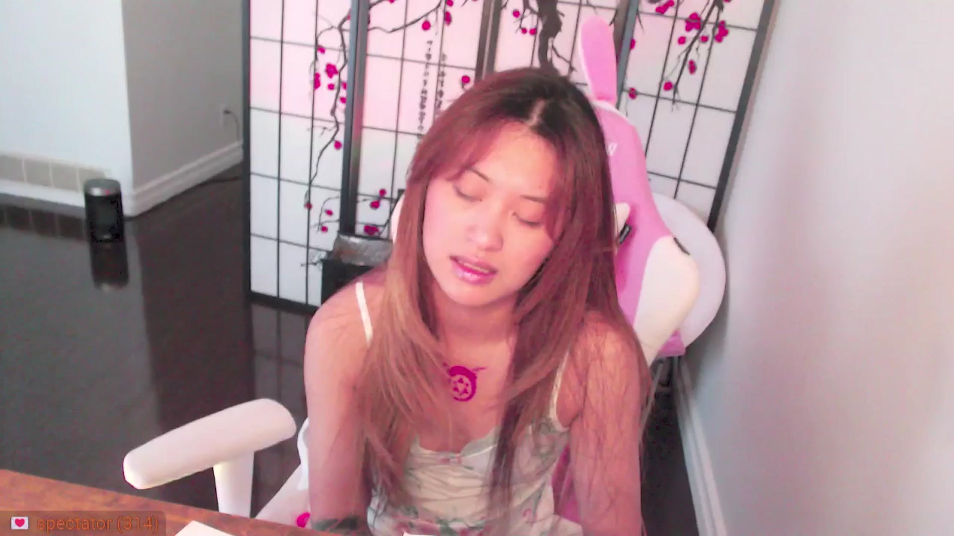 Gallery image thumbnail from MsMoncler's myfreecams stream on, 03/13/2025, 18:12 image 13 of 20