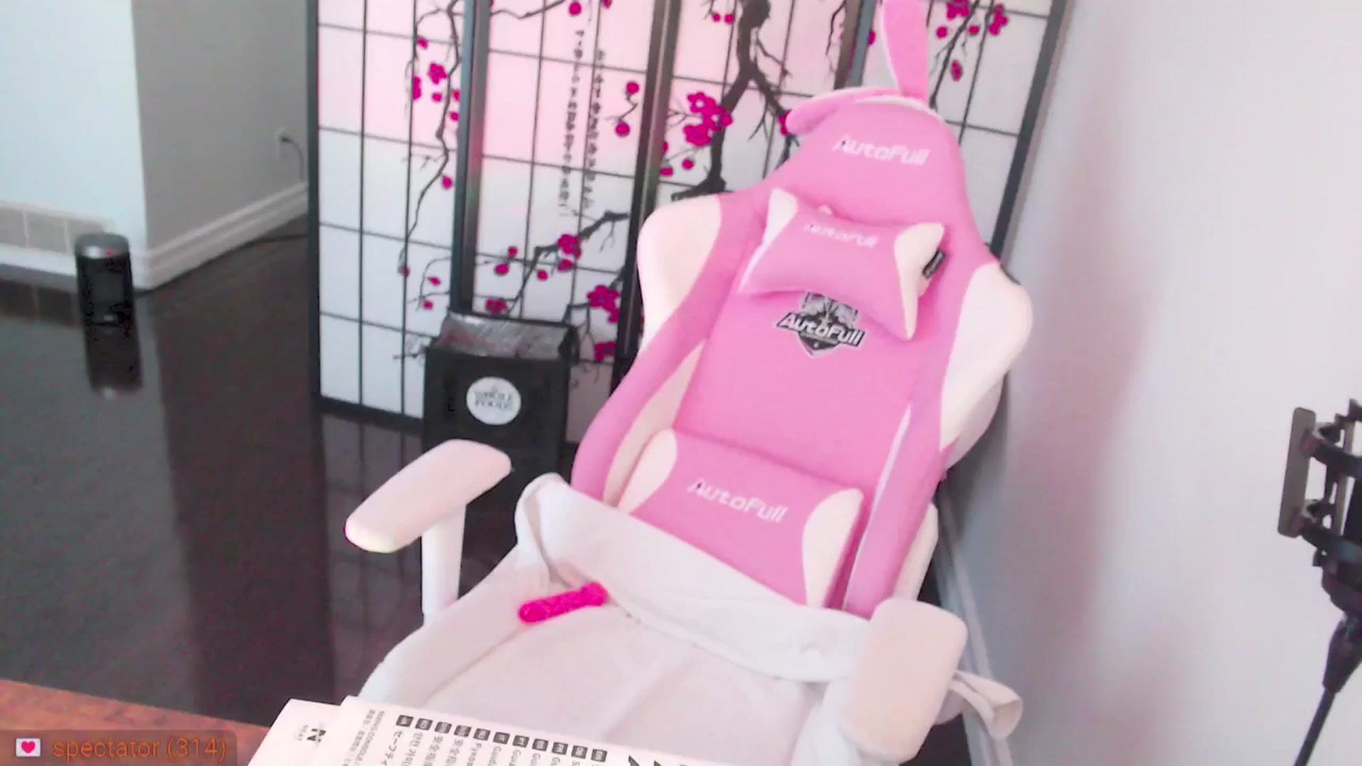 Gallery image thumbnail from MsMoncler's myfreecams stream on, 03/13/2025, 18:12 image 19 of 20