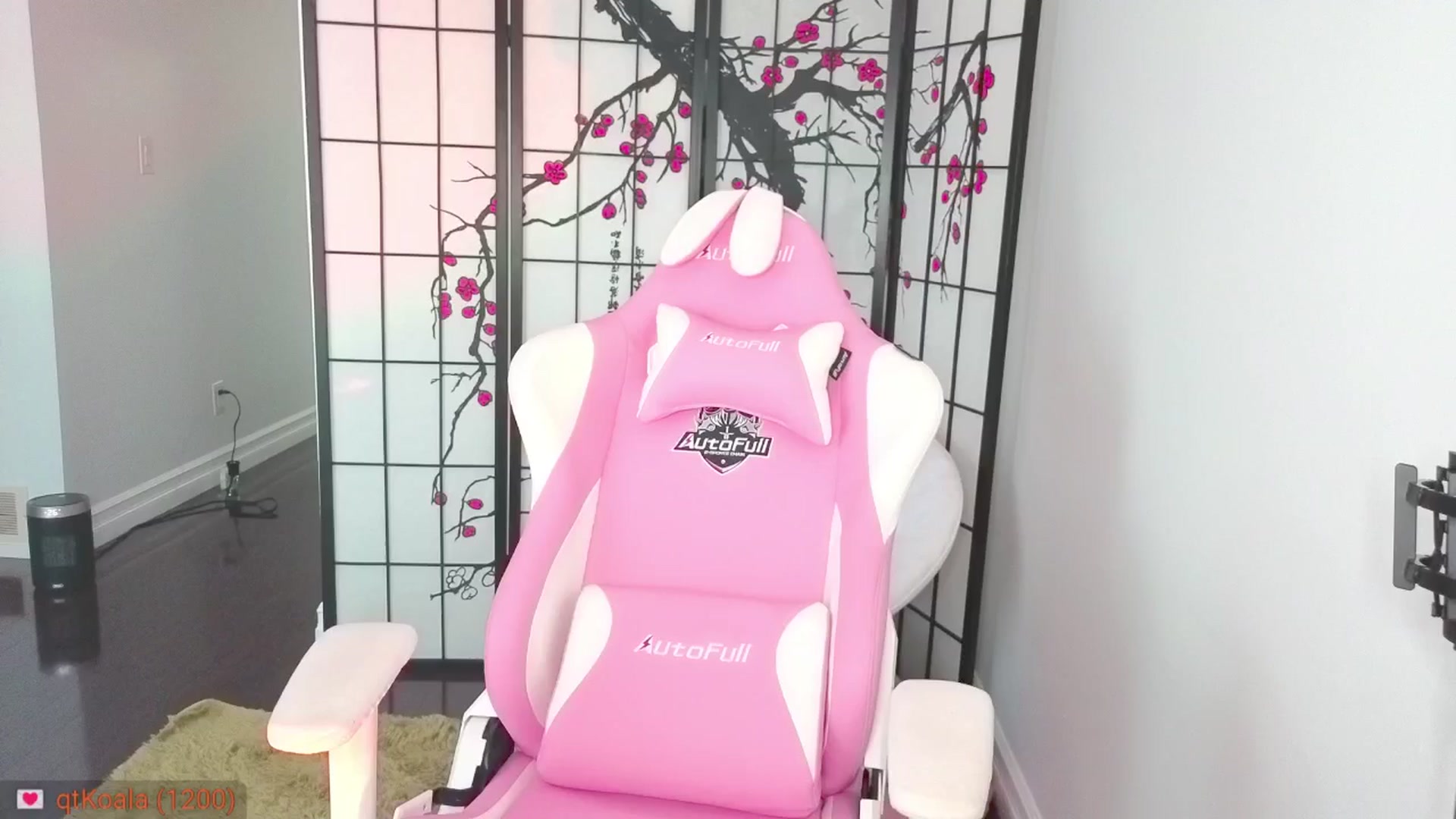 Gallery image thumbnail from MsMoncler's myfreecams stream on, 03/25/2025, 18:32 image 6 of 20