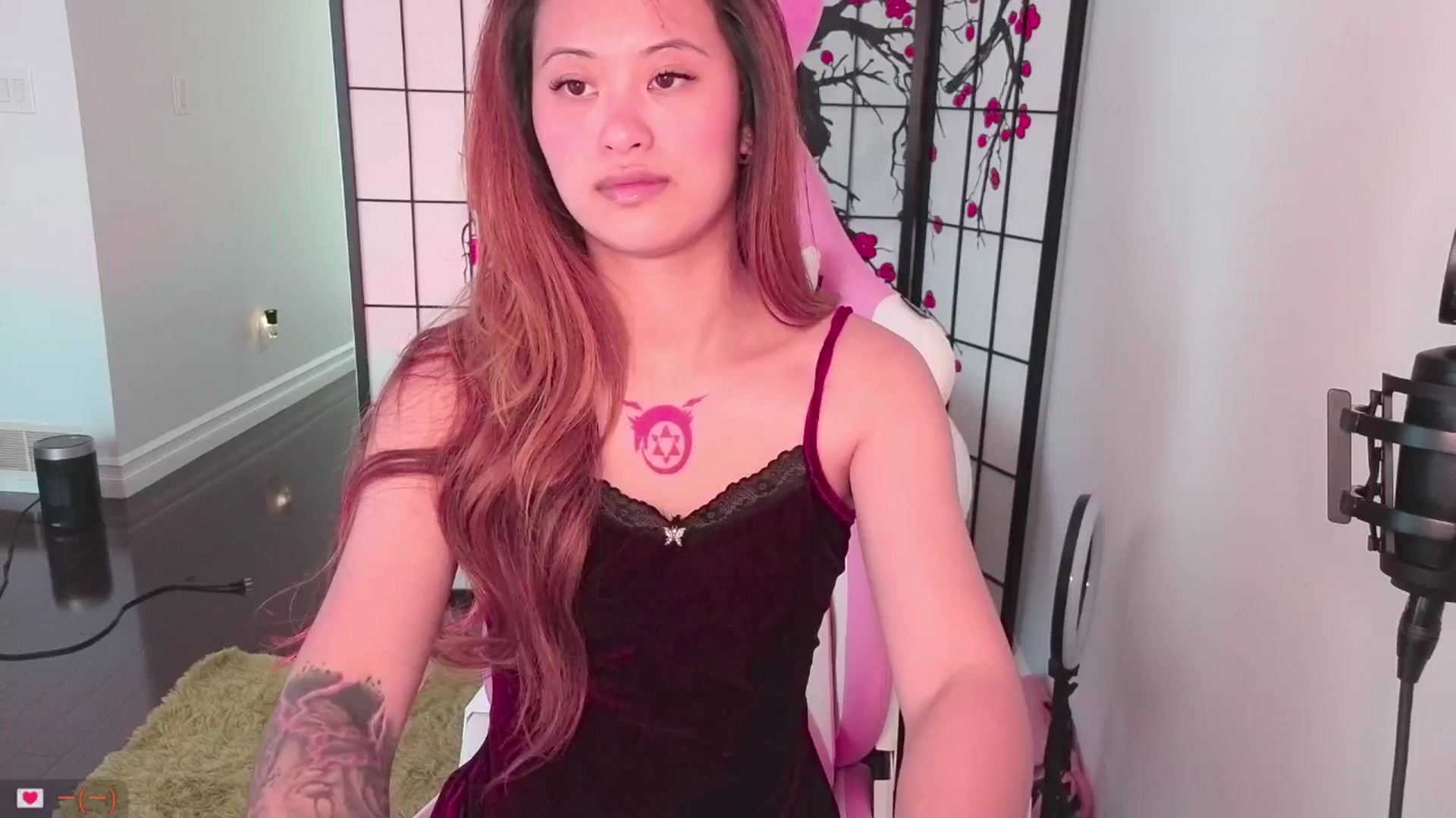 Gallery image thumbnail from MsMoncler's myfreecams stream on, 04/08/2025, 18:01 image 6 of 20