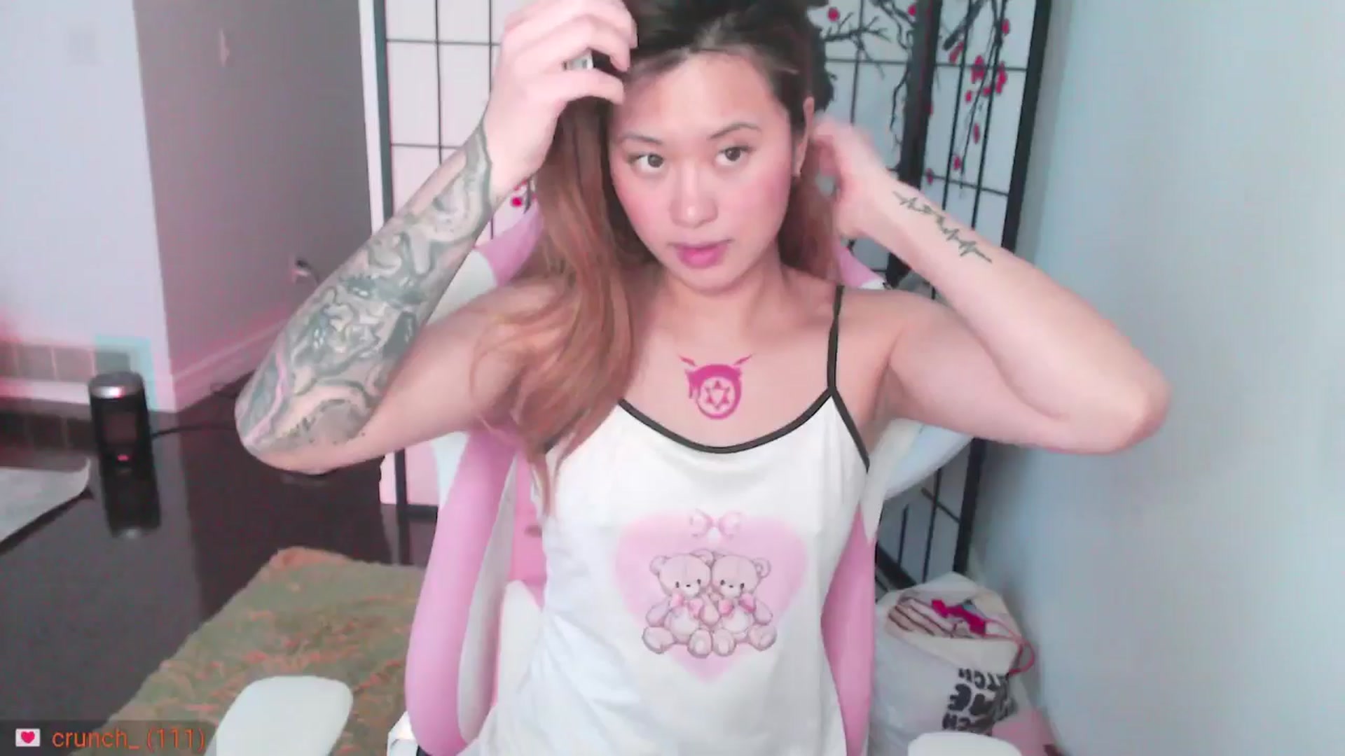 Gallery image thumbnail from MsMoncler's myfreecams stream on, 04/11/2025, 16:17 image 17 of 20