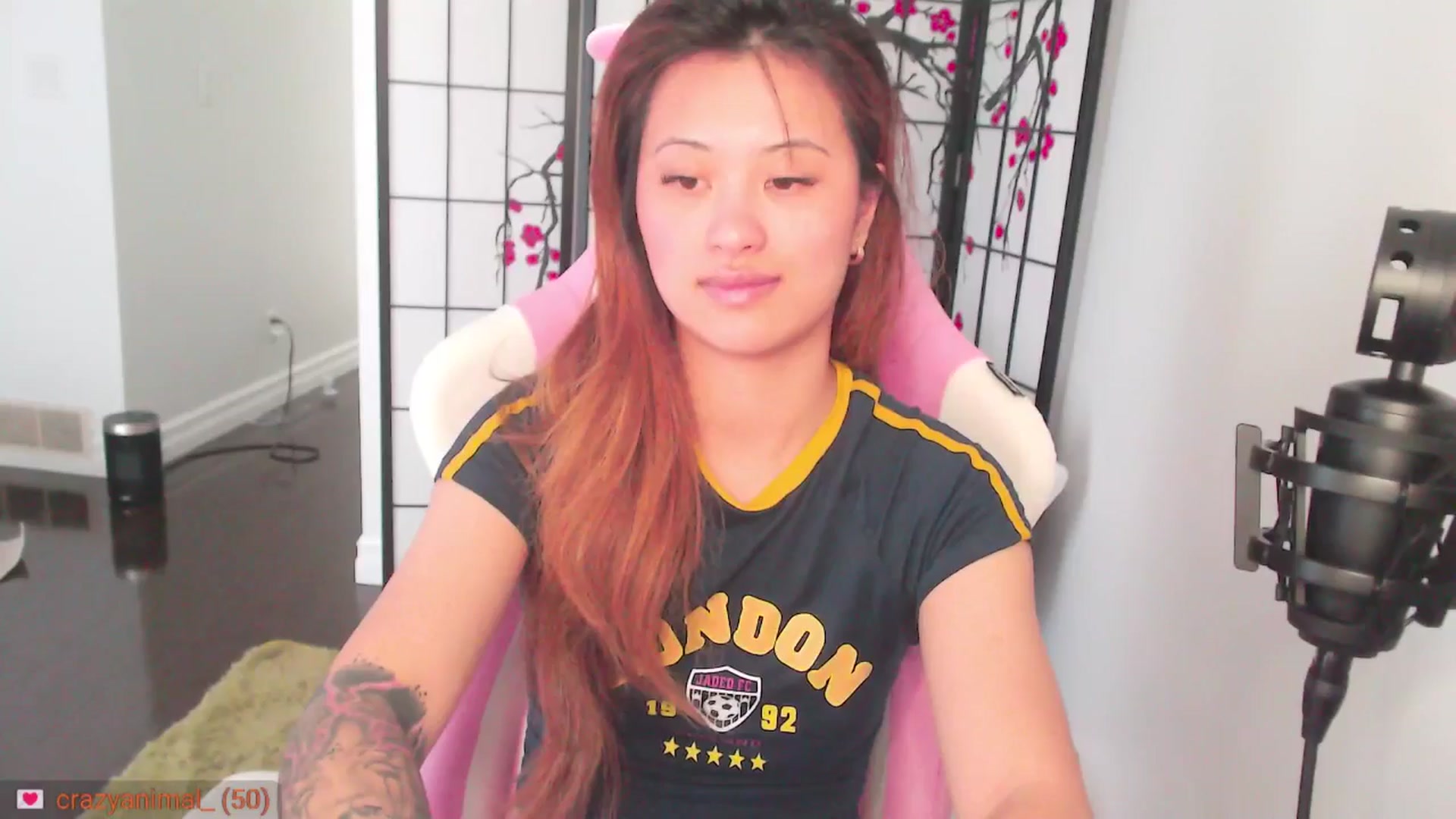 Gallery image thumbnail from MsMoncler's myfreecams stream on, 04/14/2025, 17:40 image 7 of 20