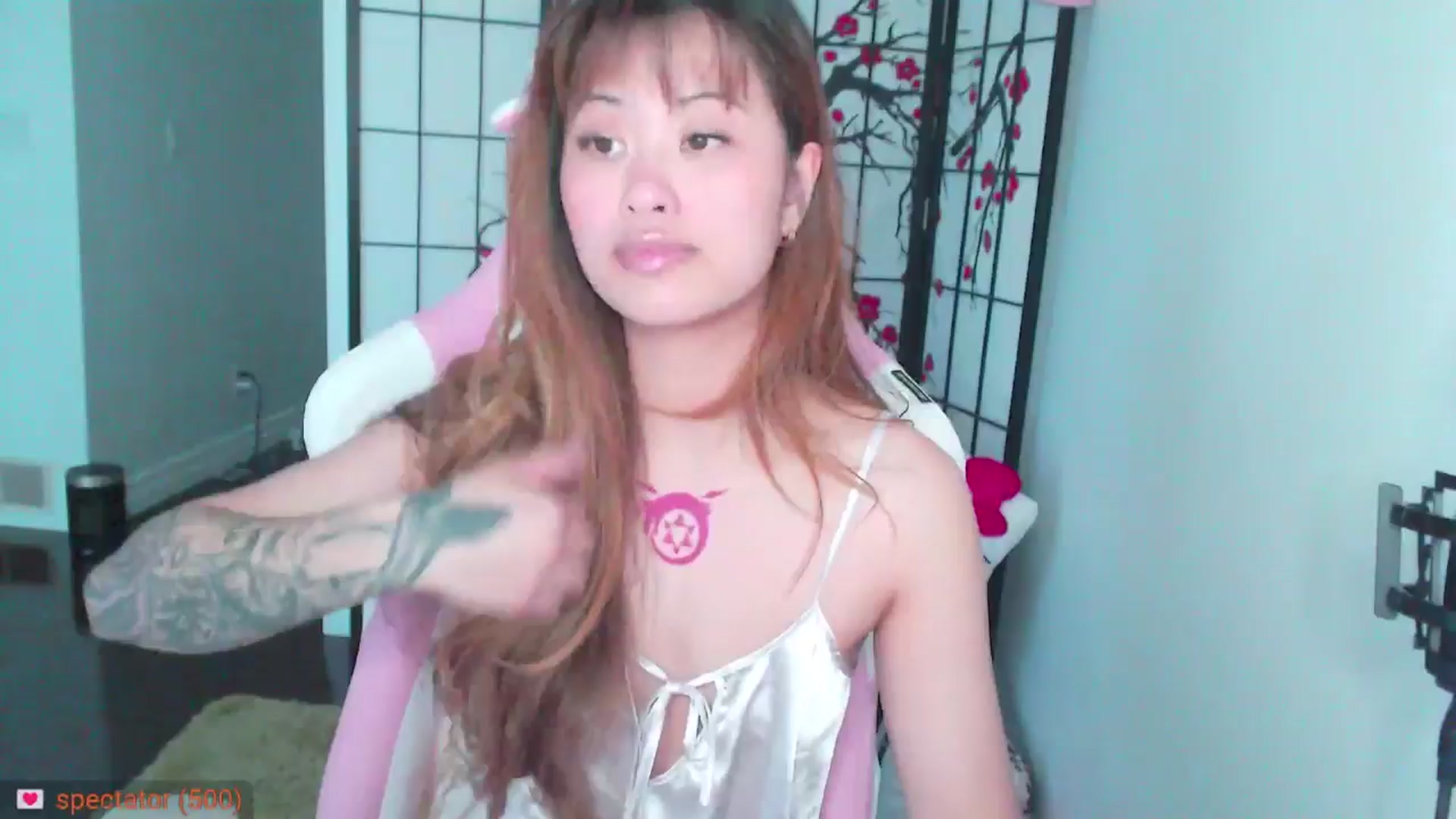 Gallery image thumbnail from MsMoncler's myfreecams stream on, 04/15/2025, 15:23 image 16 of 20