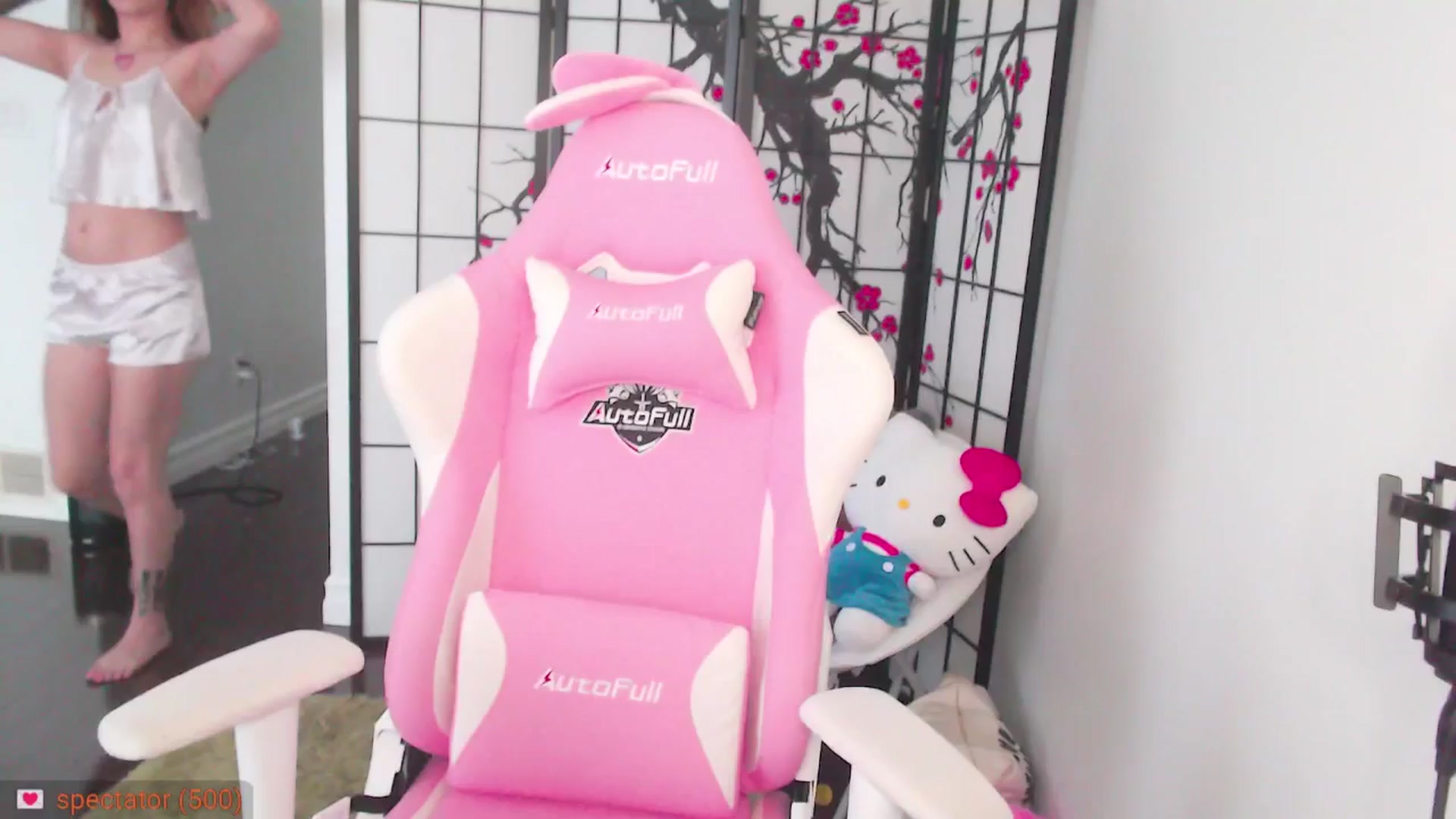 Gallery image thumbnail from MsMoncler's myfreecams stream on, 04/15/2025, 15:23 image 6 of 20