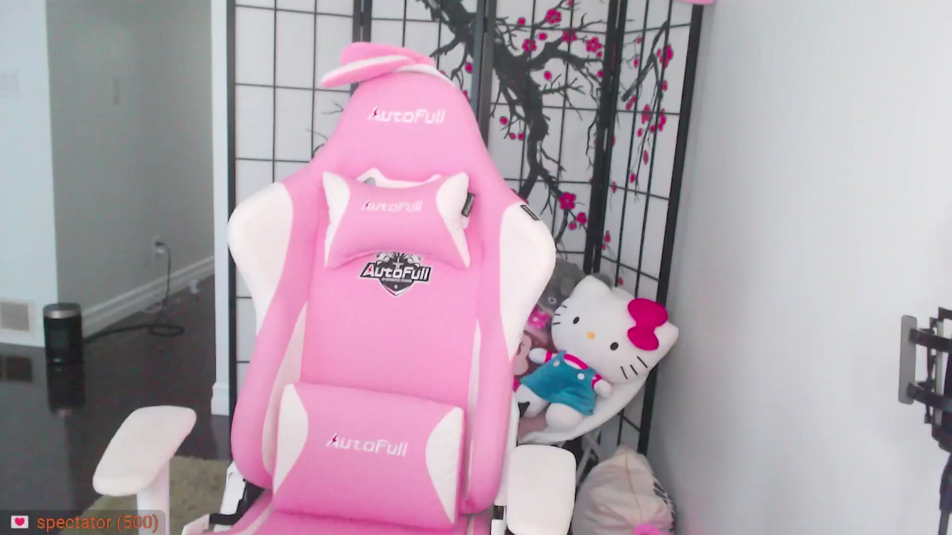 Gallery image thumbnail from MsMoncler's myfreecams stream on, 04/15/2025, 15:23 image 15 of 20