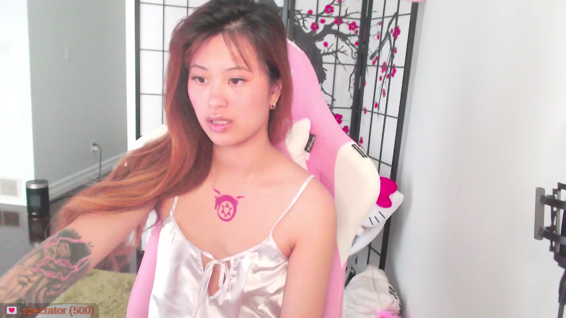 Gallery image thumbnail from MsMoncler's myfreecams stream on, 04/15/2025, 15:23 image 12 of 20
