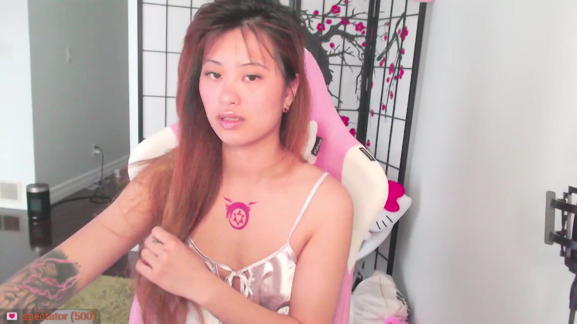 Gallery image thumbnail from MsMoncler's myfreecams stream on, 04/15/2025, 15:23 image 13 of 20
