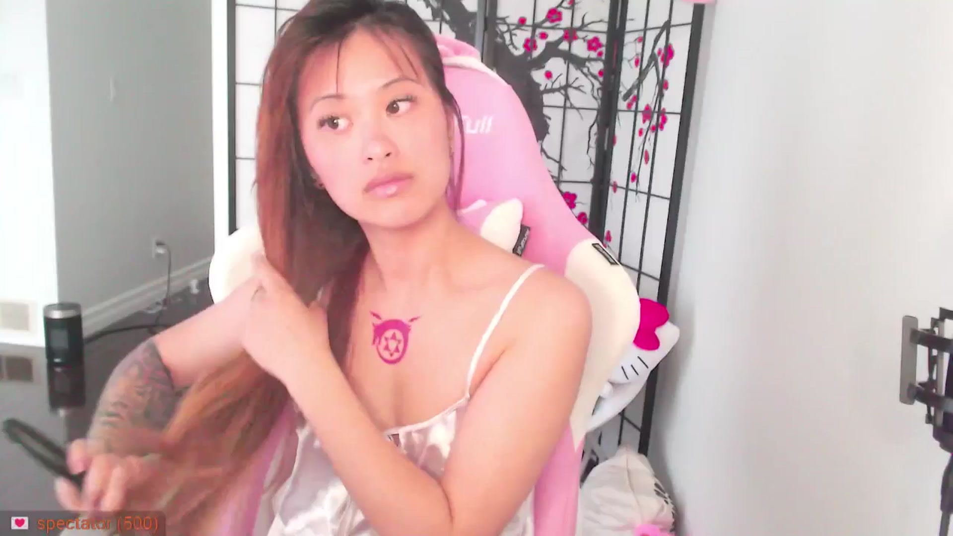 Gallery image thumbnail from MsMoncler's myfreecams stream on, 04/15/2025, 15:23 image 11 of 20