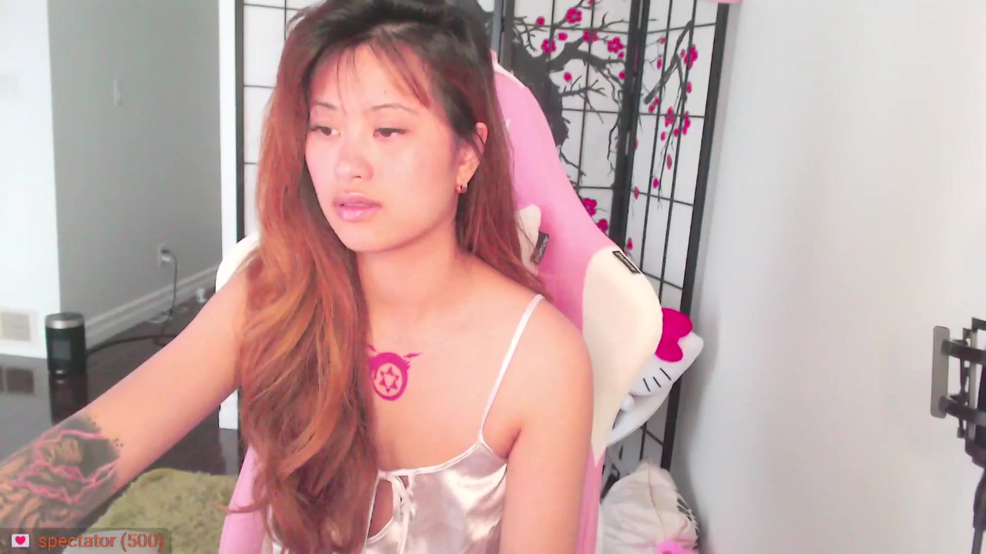 Gallery image thumbnail from MsMoncler's myfreecams stream on, 04/15/2025, 15:23 image 9 of 20
