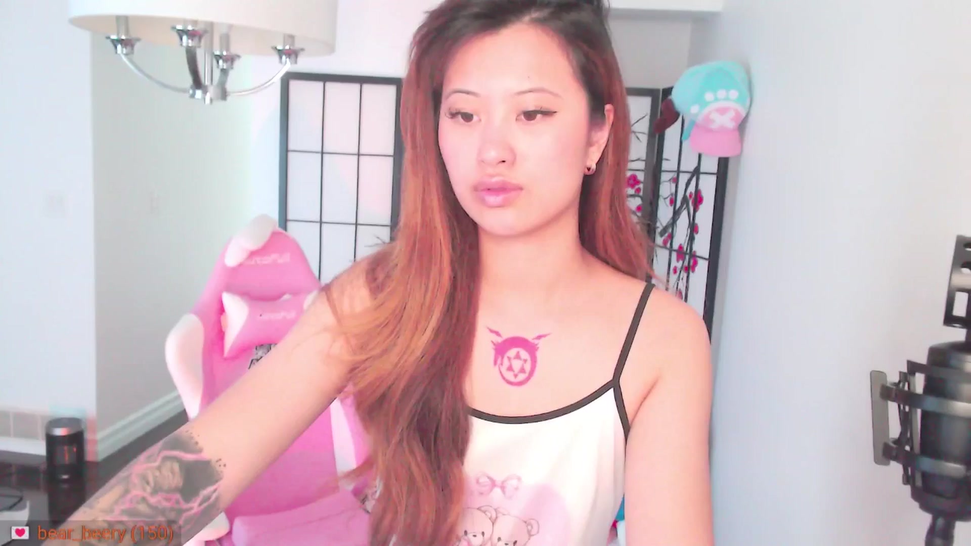 Gallery image thumbnail from MsMoncler's myfreecams stream on, 04/22/2025, 17:53 image 6 of 20