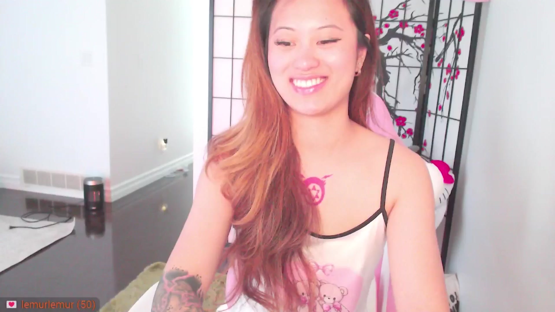 Gallery image thumbnail from MsMoncler's myfreecams stream on, 04/22/2025, 17:53 image 2 of 20