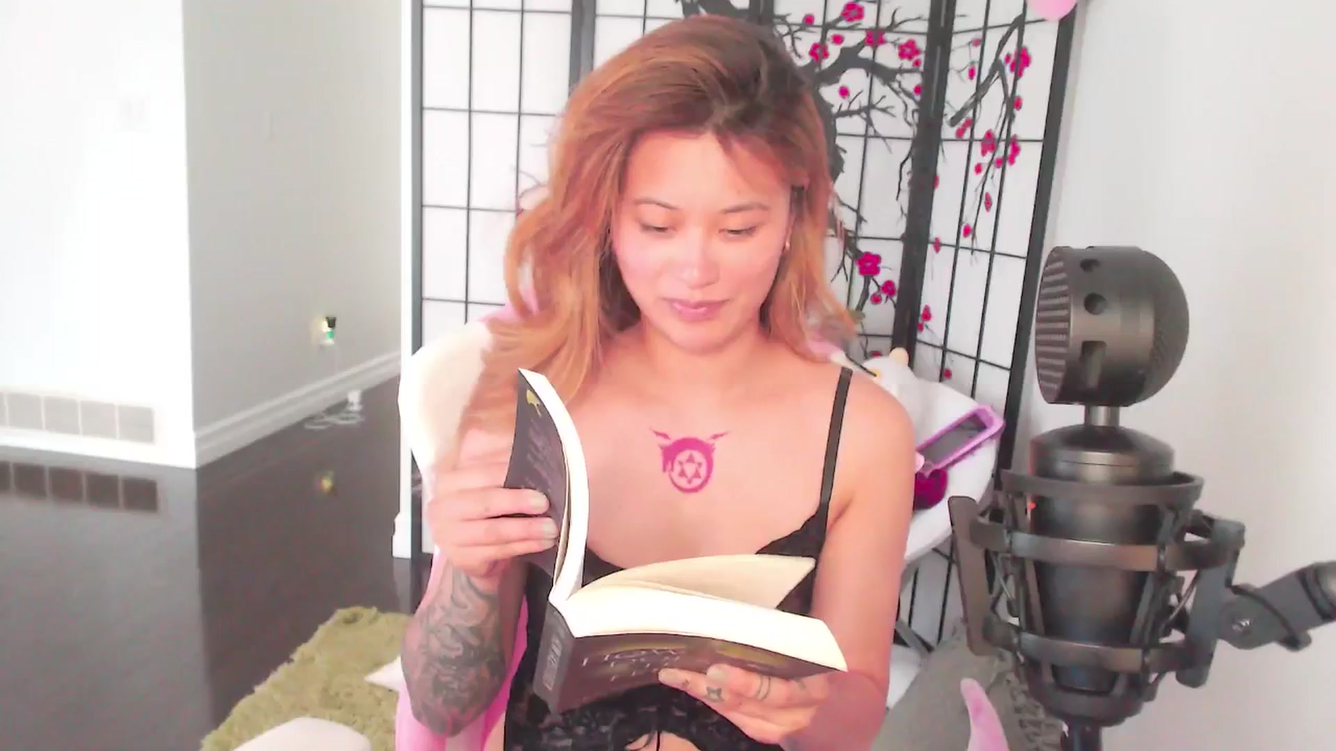 Gallery image thumbnail from MsMoncler's myfreecams stream on, 06/13/2025, 14:41 image 20 of 20