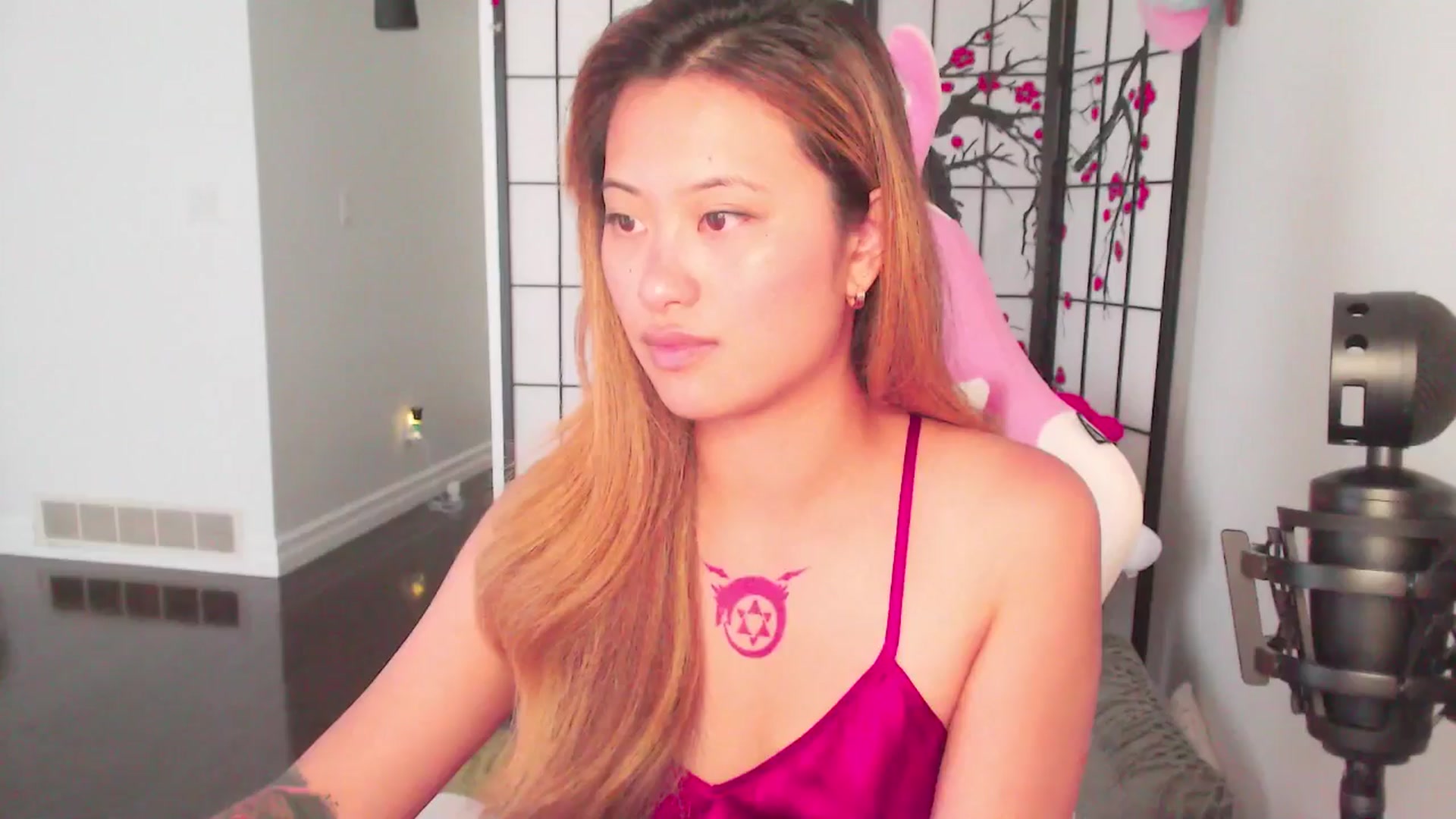 Gallery image thumbnail from MsMoncler's myfreecams stream on, 06/17/2025, 17:24 image 9 of 20