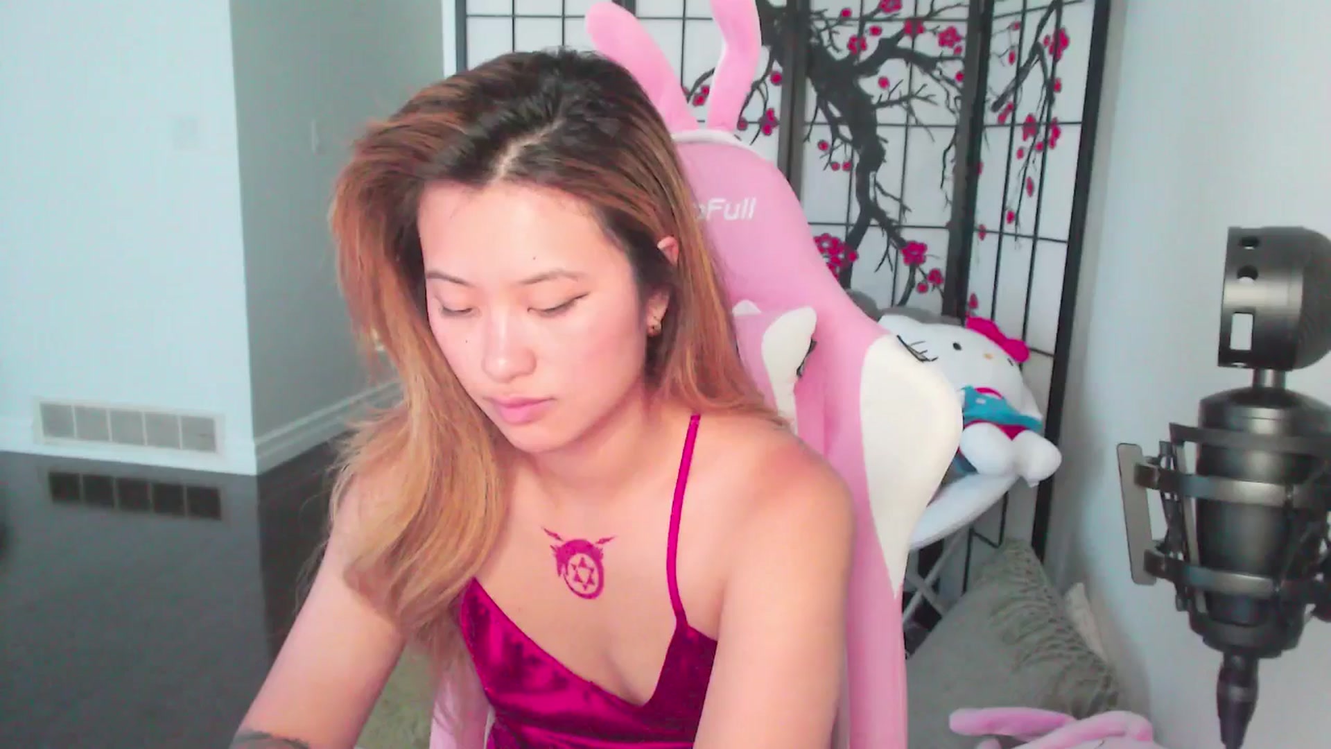 Gallery image thumbnail from MsMoncler's myfreecams stream on, 06/17/2025, 17:24 image 20 of 20