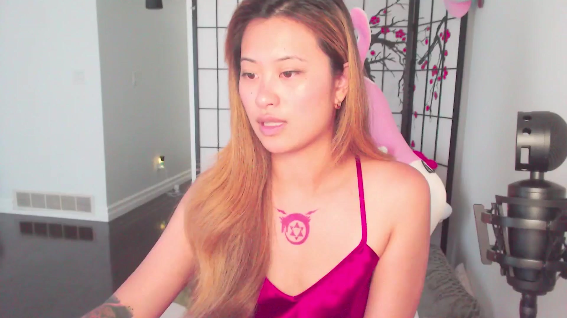 Gallery image thumbnail from MsMoncler's myfreecams stream on, 06/17/2025, 17:24 image 6 of 20
