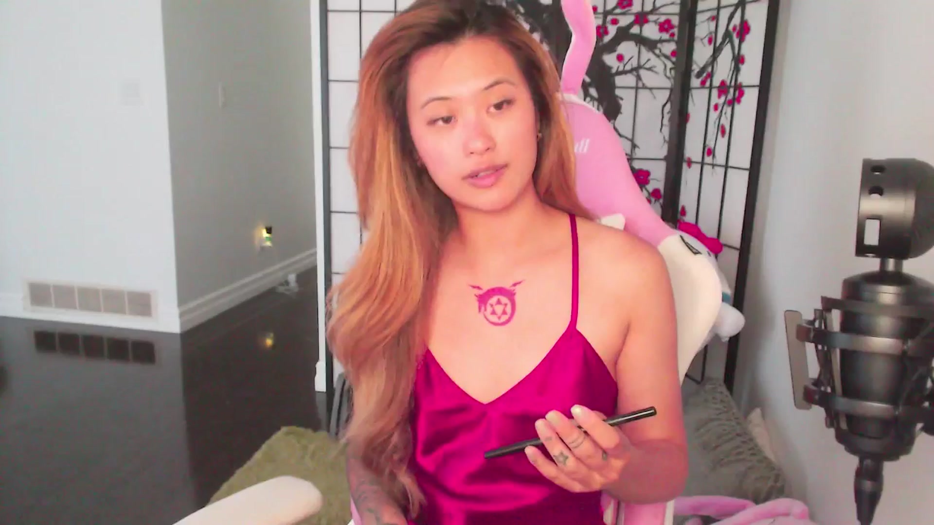 Gallery image thumbnail from MsMoncler's myfreecams stream on, 06/17/2025, 17:24 image 17 of 20