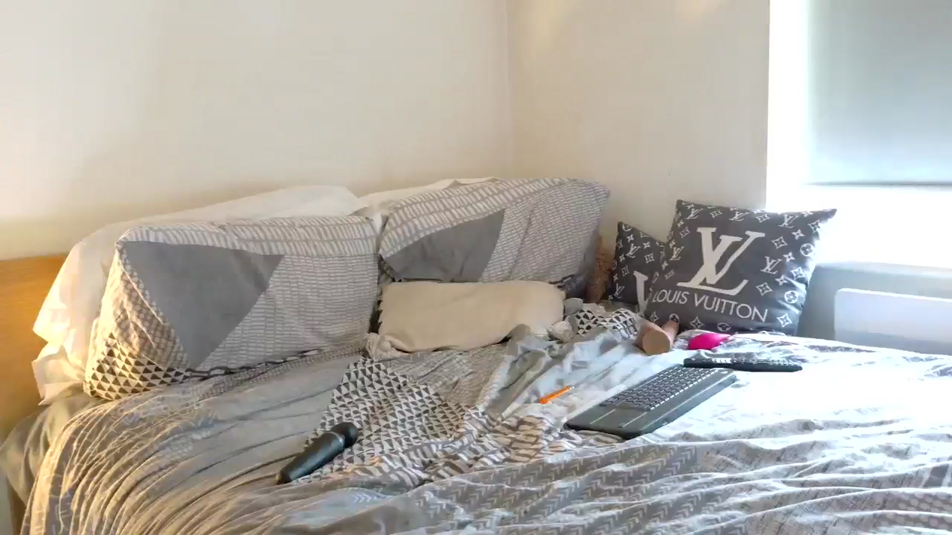 Gallery image thumbnail from MsParisGrey's myfreecams stream on, 10/15/2024, 15:52 image 6 of 20
