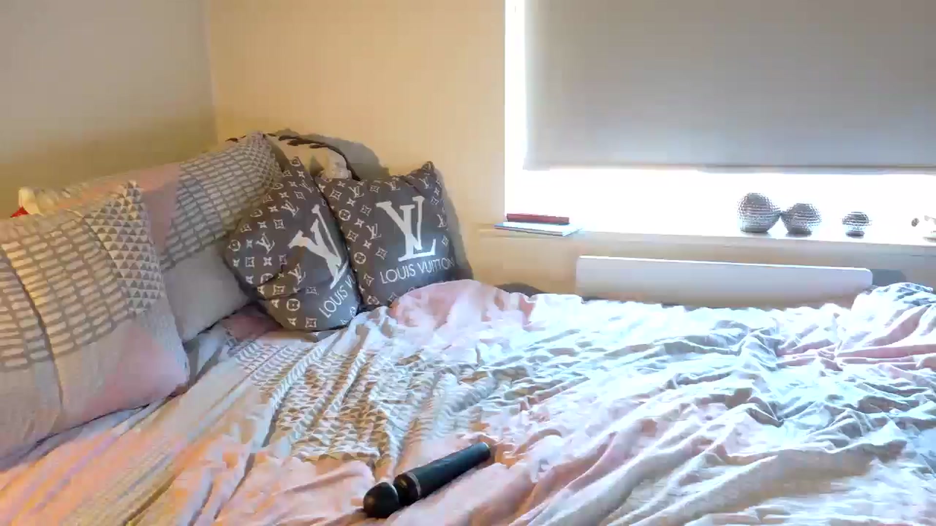 Gallery image thumbnail from MsParisGrey's myfreecams stream on, 02/14/2025, 14:06 image 14 of 20