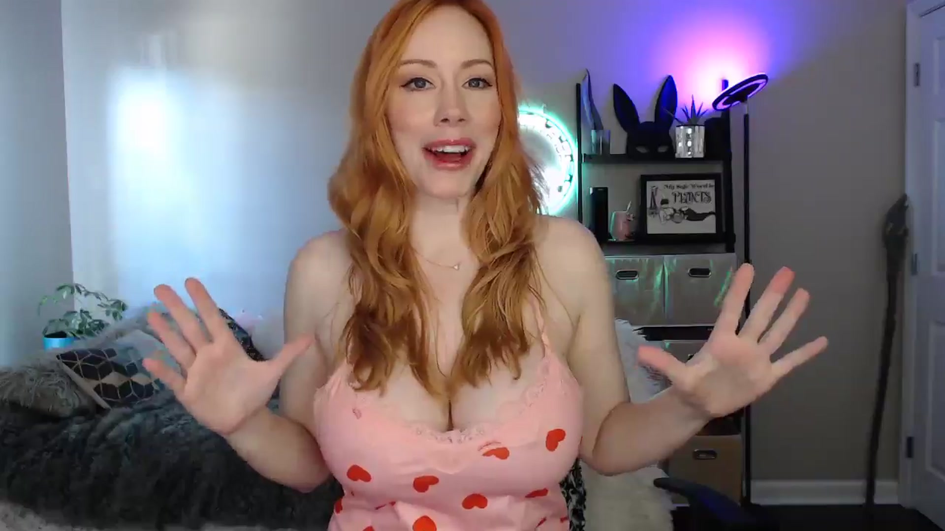 Gallery image thumbnail from MsRedheadMILF's myfreecams stream on, 12/11/2024, 18:06 image 6 of 20